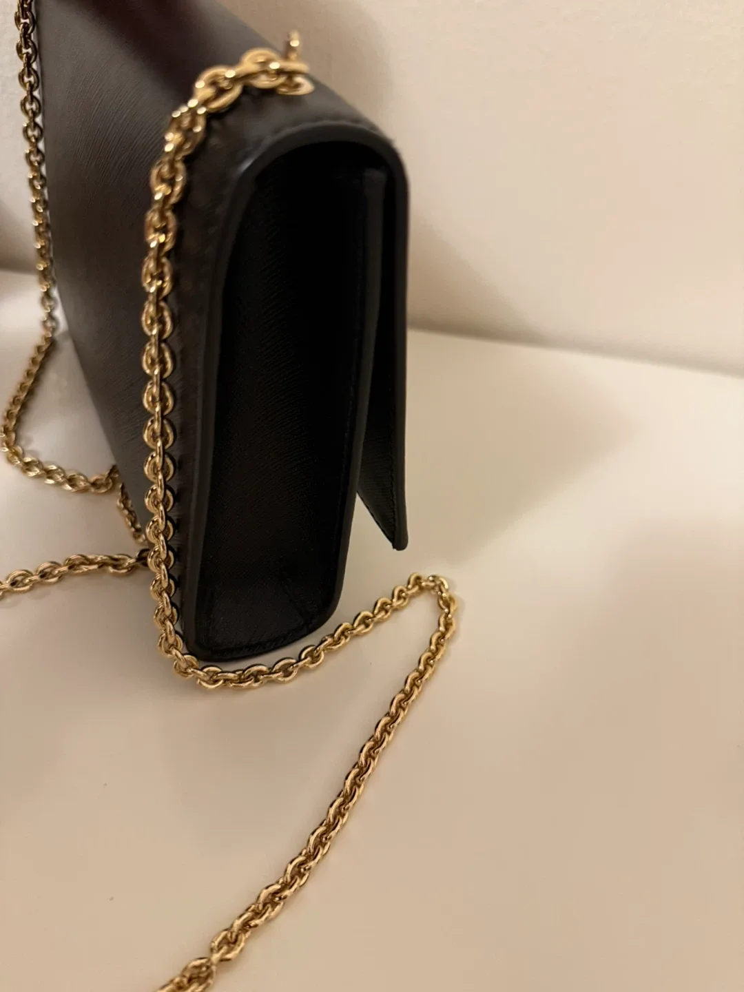 Salvatore Ferragamo Black Leather Crossbody Bag image indicator(8)