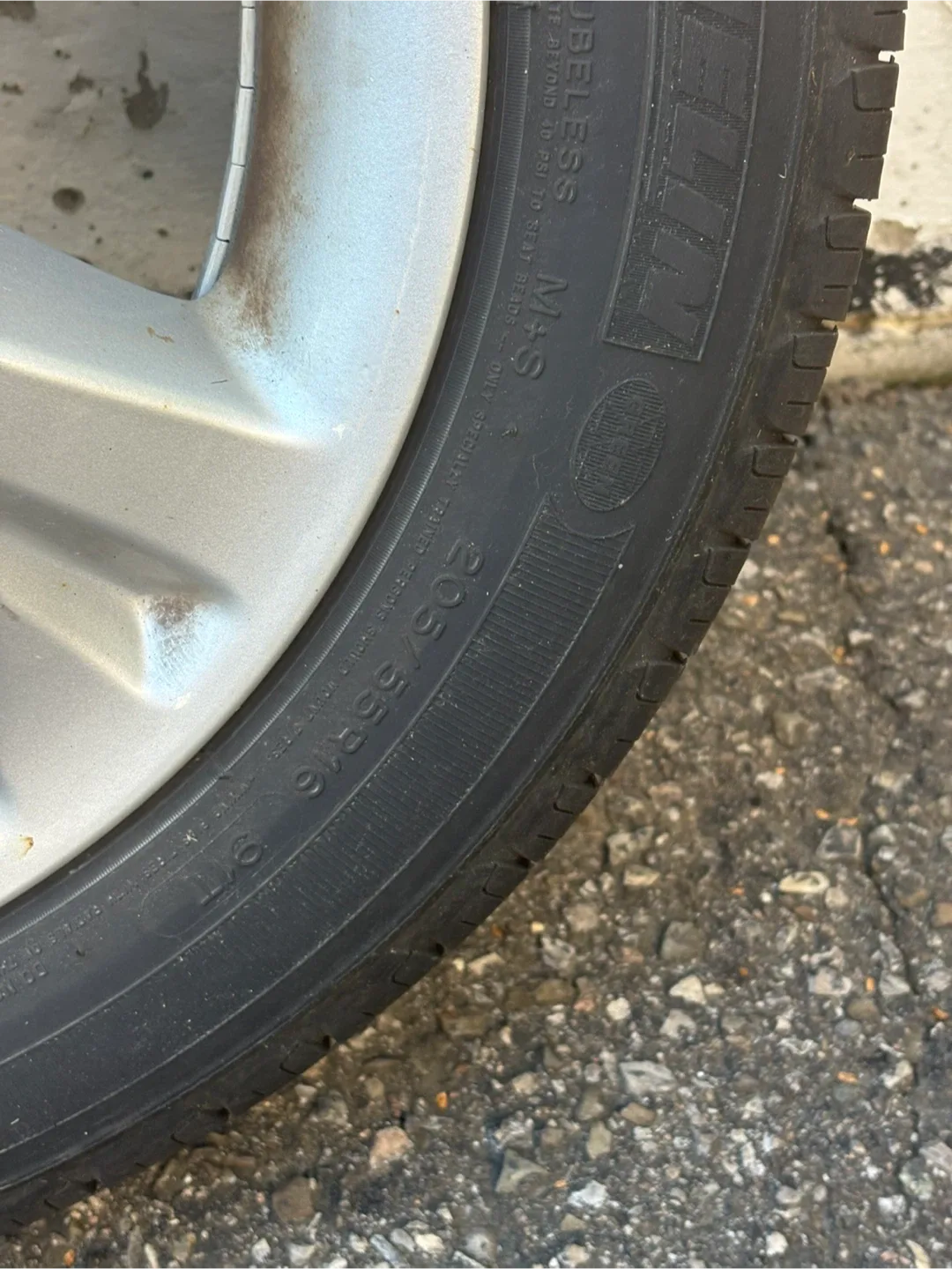 Set of 4 Toyota Alloy Tire Rims (Matrix) image indicator(3)