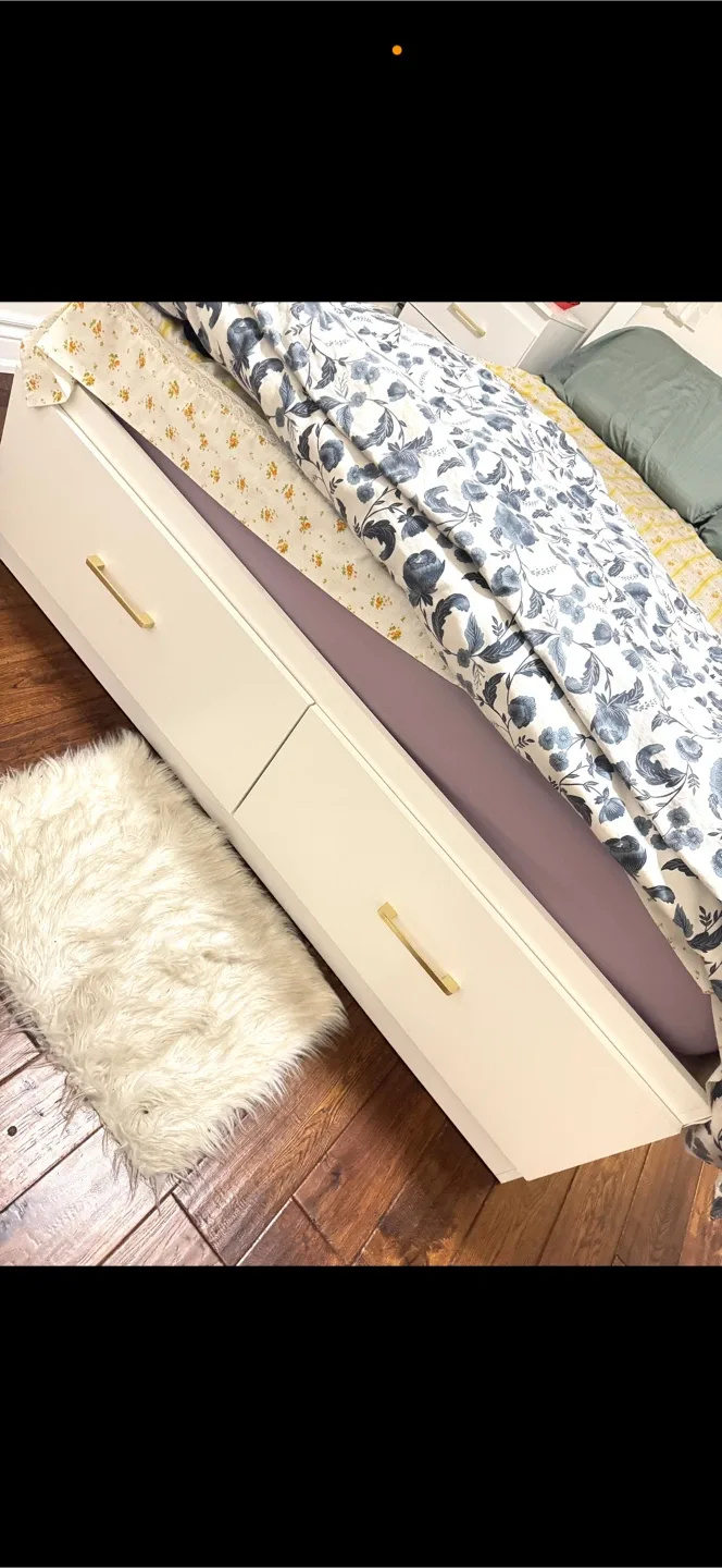 Bedroom Set - Bed, Mattress, Nightstand, Wardrobe image indicator(5)