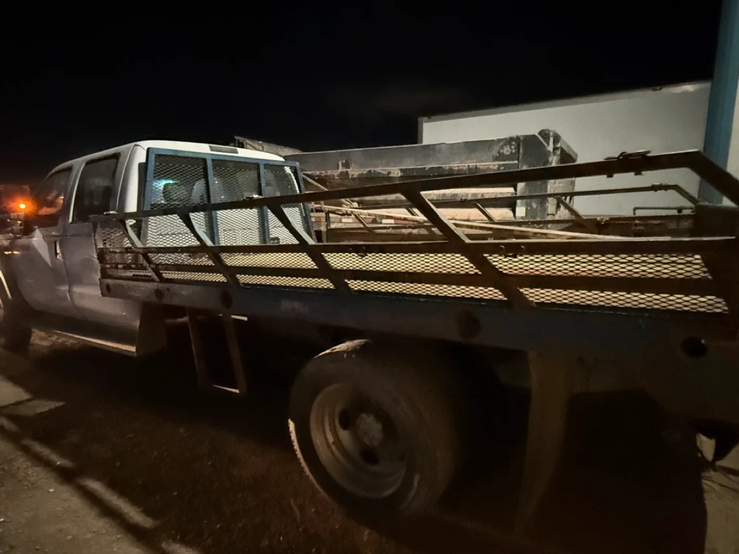 Ford F-550 Truck image indicator(3)