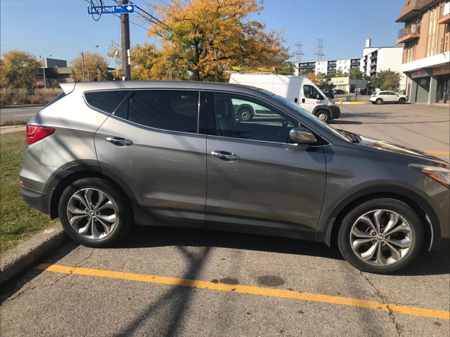 Hyundai Santa Fe SUV - Great Condition! image indicator(2)