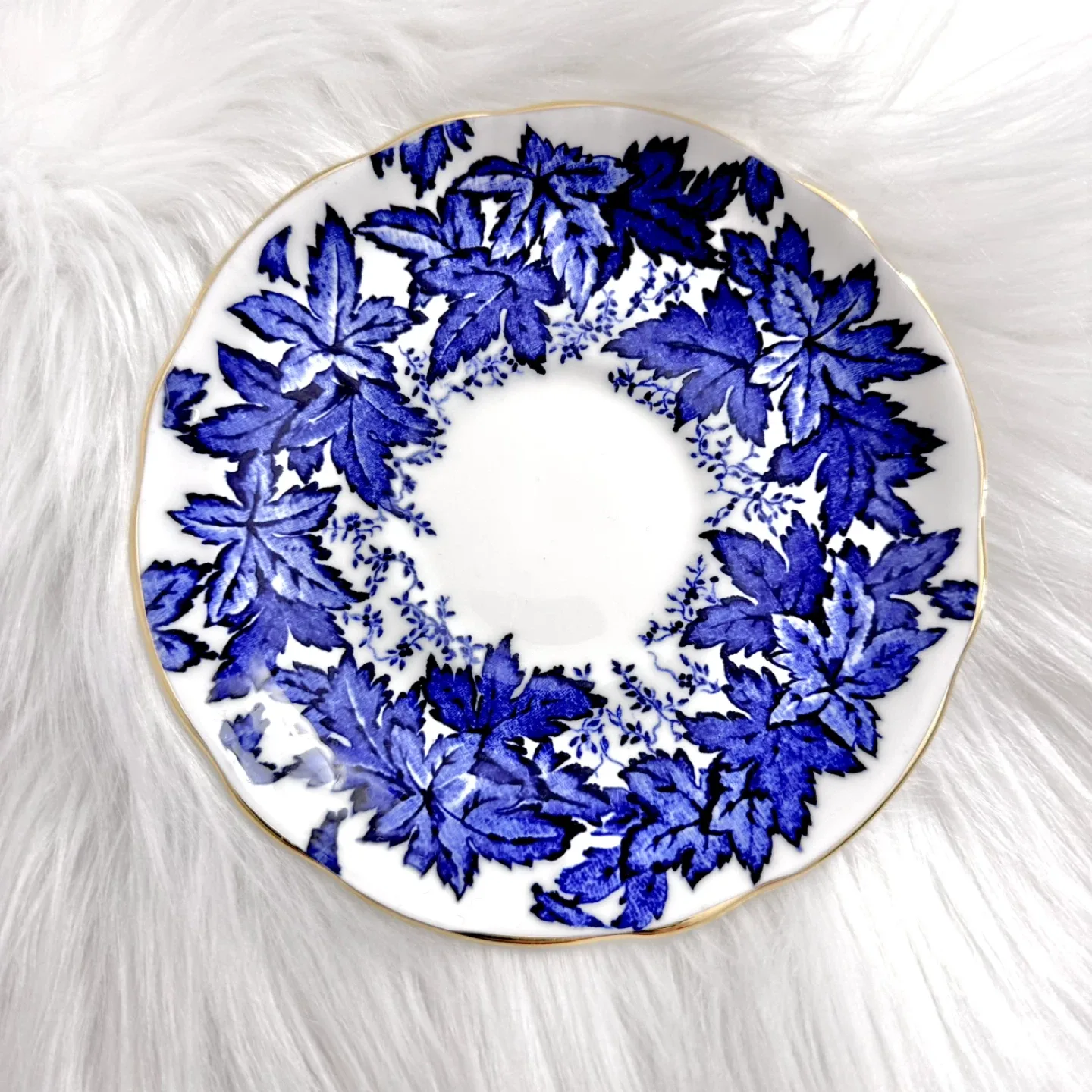 Coalport cobalt leaves cabinet teacup image indicator(3)