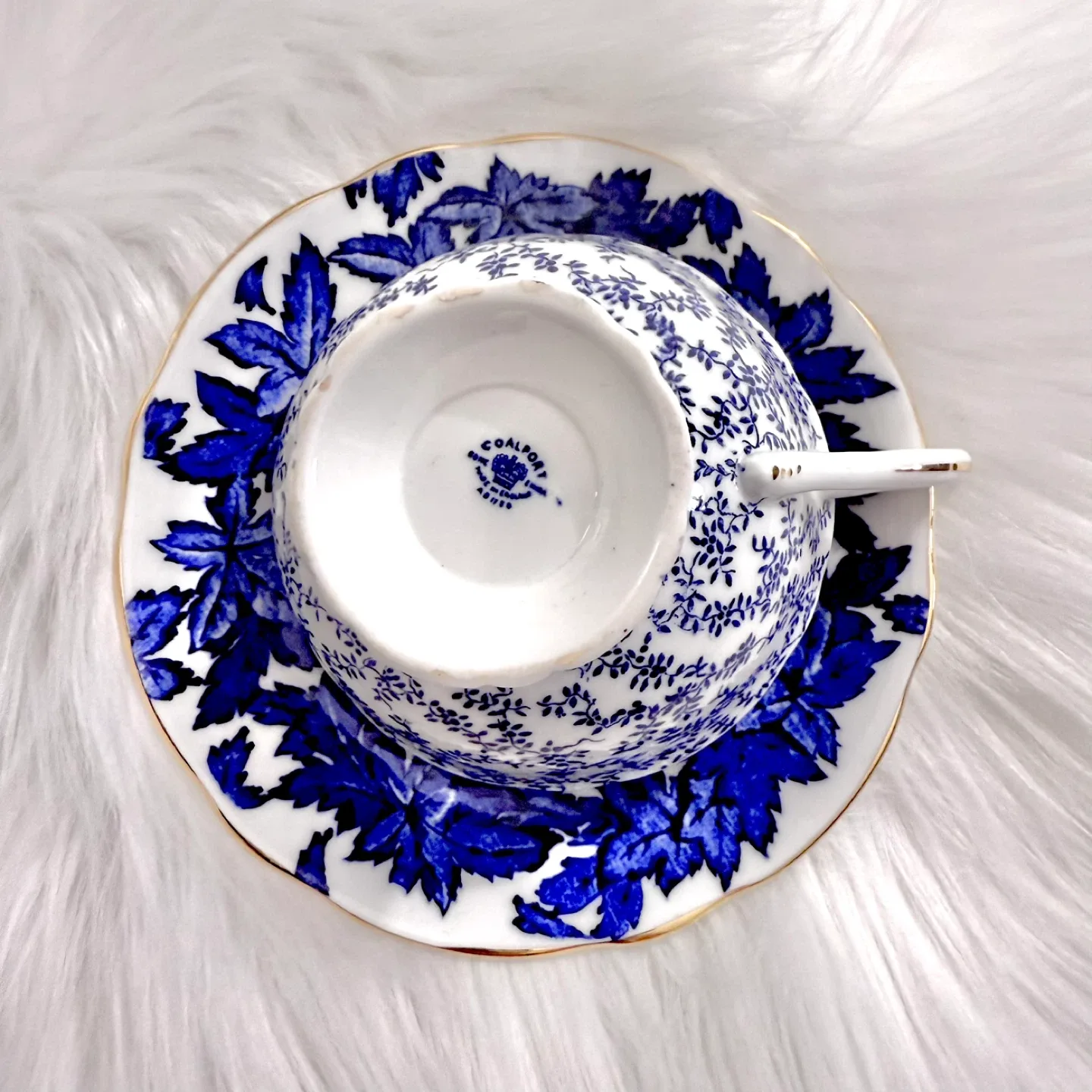 Coalport cobalt leaves cabinet teacup image indicator(4)