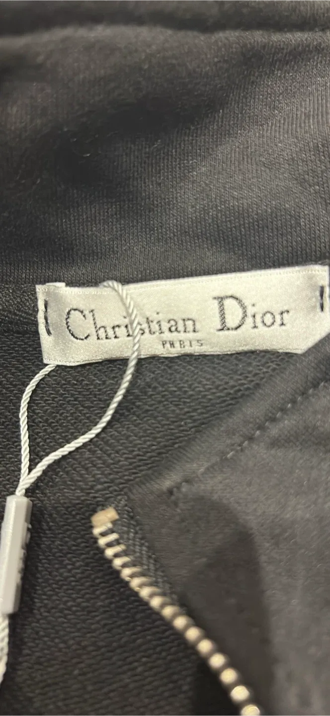 Dior tracksuit image indicator(6)