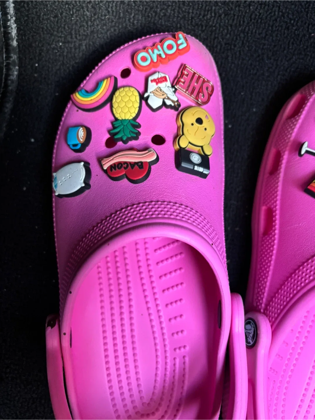 Crocs image indicator(2)