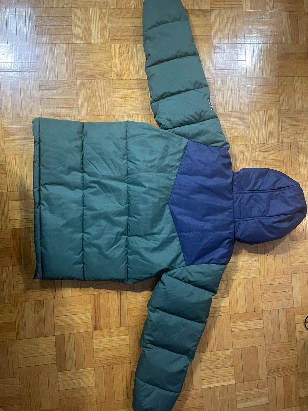 Reebok Puffer Jacket - Green & Navy blue image indicator(2)
