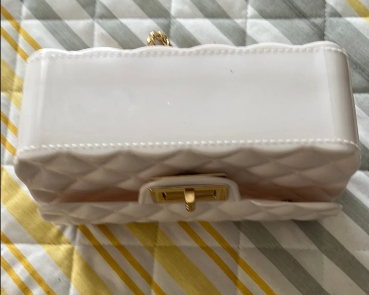 LA Express White Quilted Chain Bag - New with tags! image indicator(6)