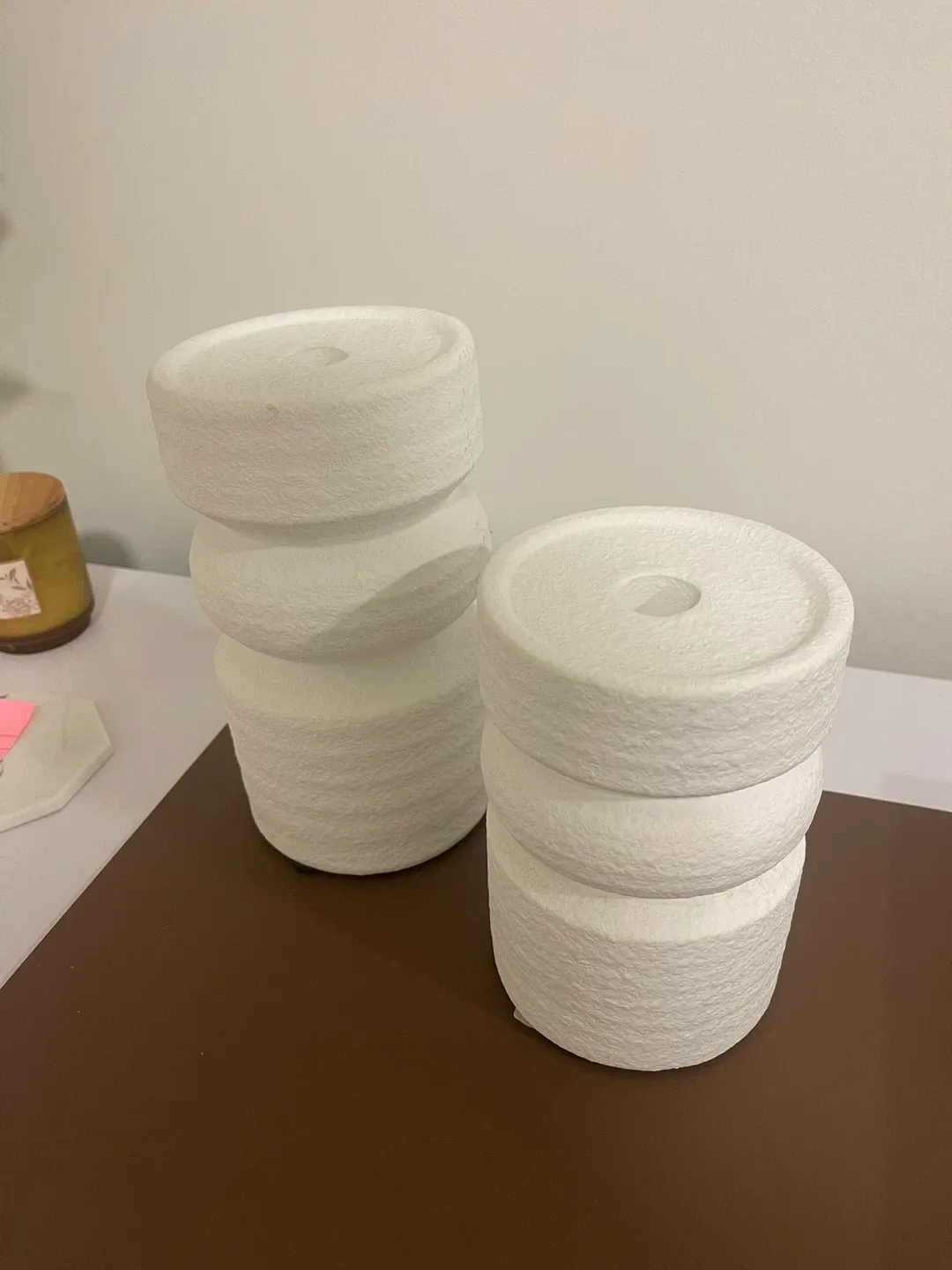 Set of 2 White Candle Holders image indicator(2)