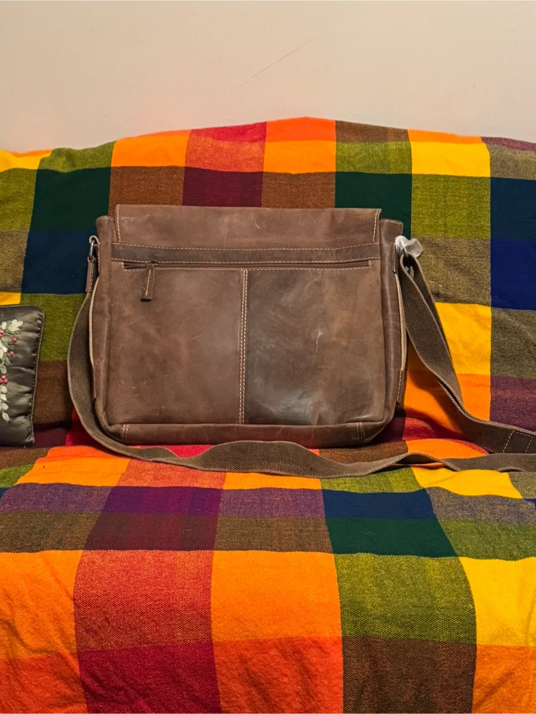Jack George’s Arizona Brown Leather Men’s Messenger Bag image indicator(6)