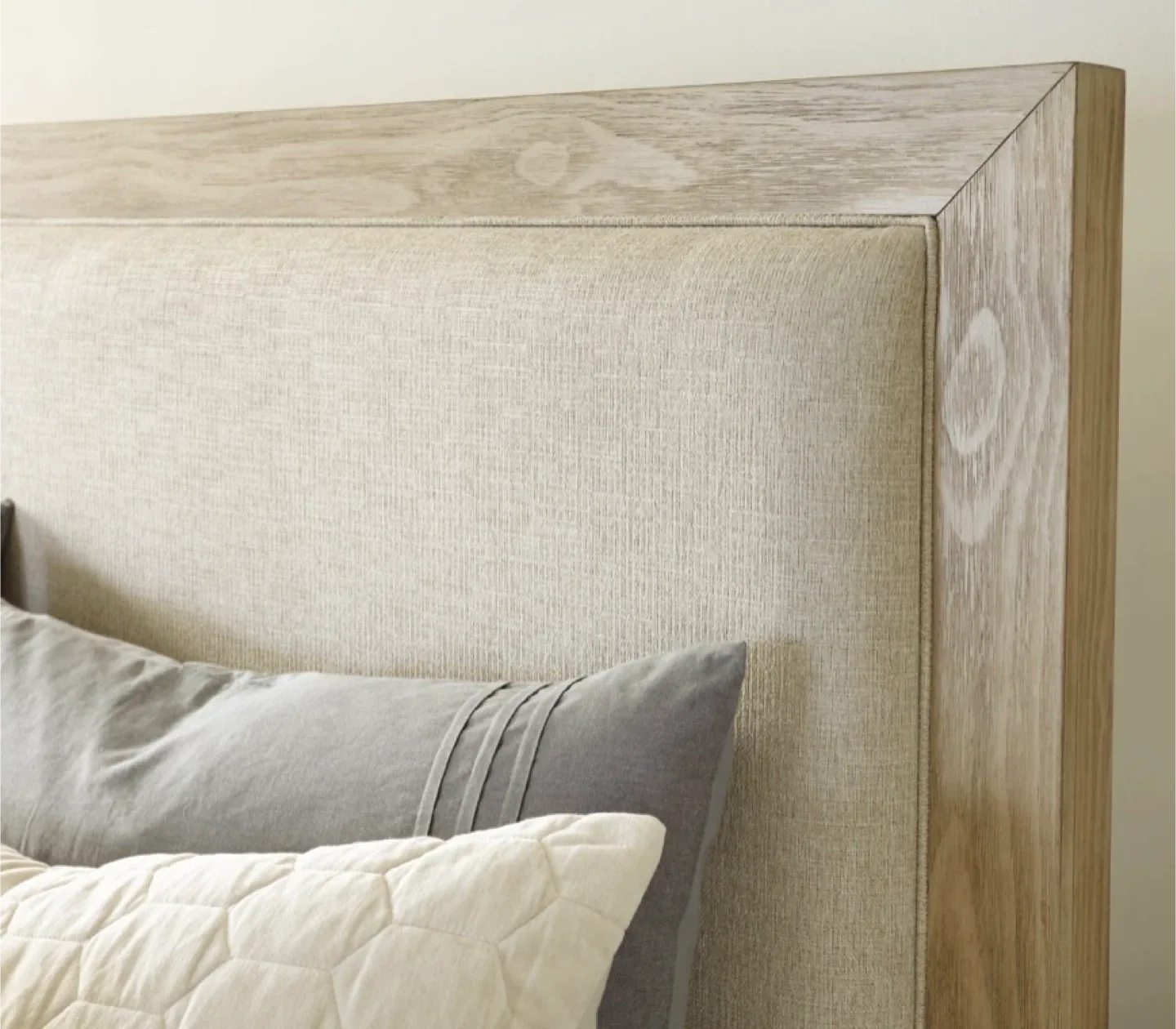 Queen size bed image indicator(4)