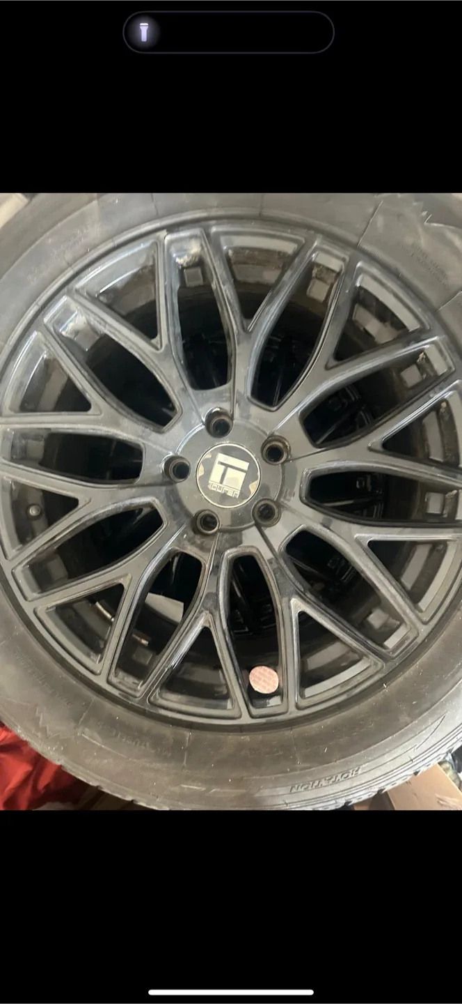 Lexus RX Wheels & Tires – Excellent Condition thumbnail