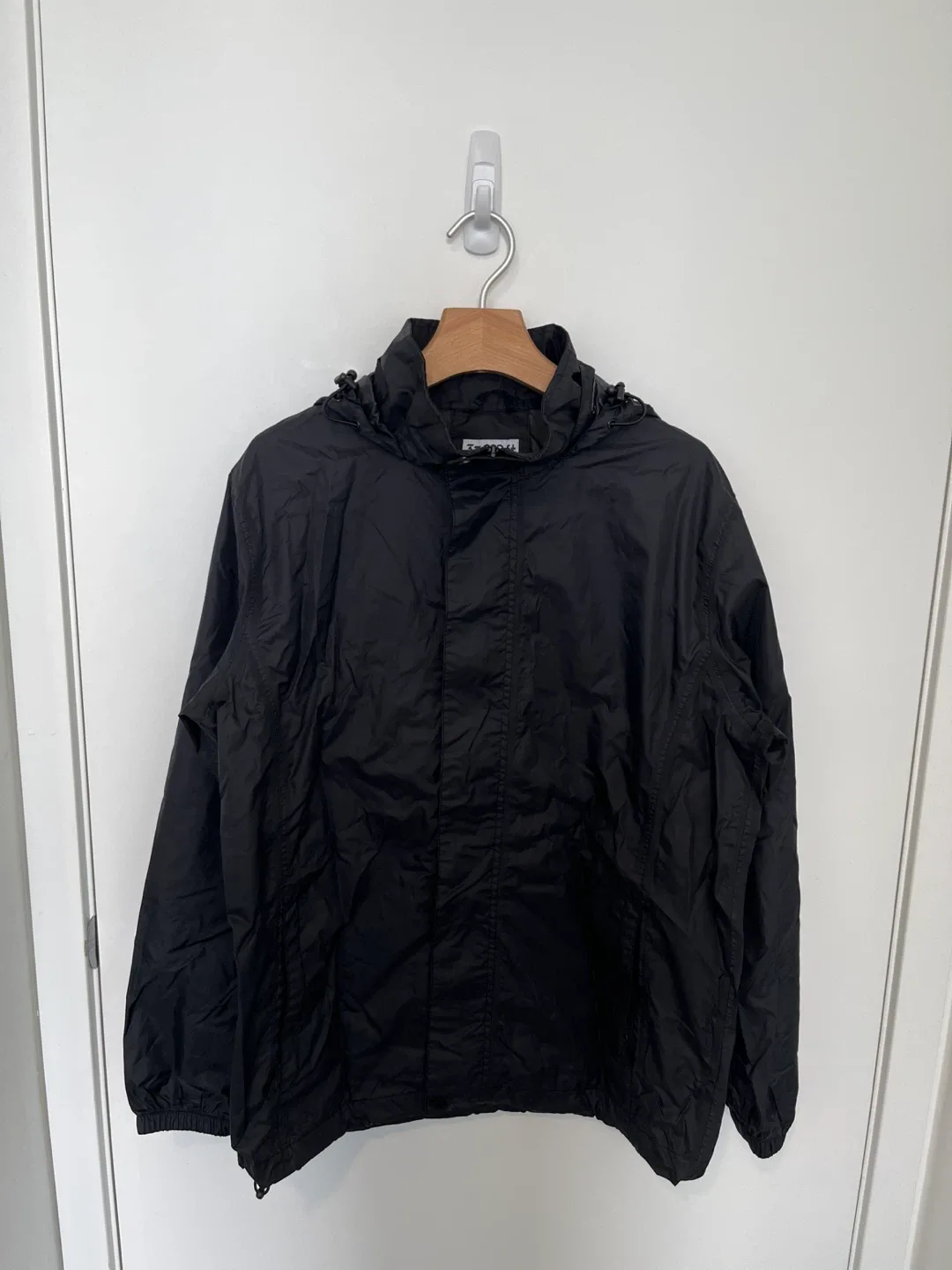 33,000ft Waterproof Windbreaker Jacket - Size M