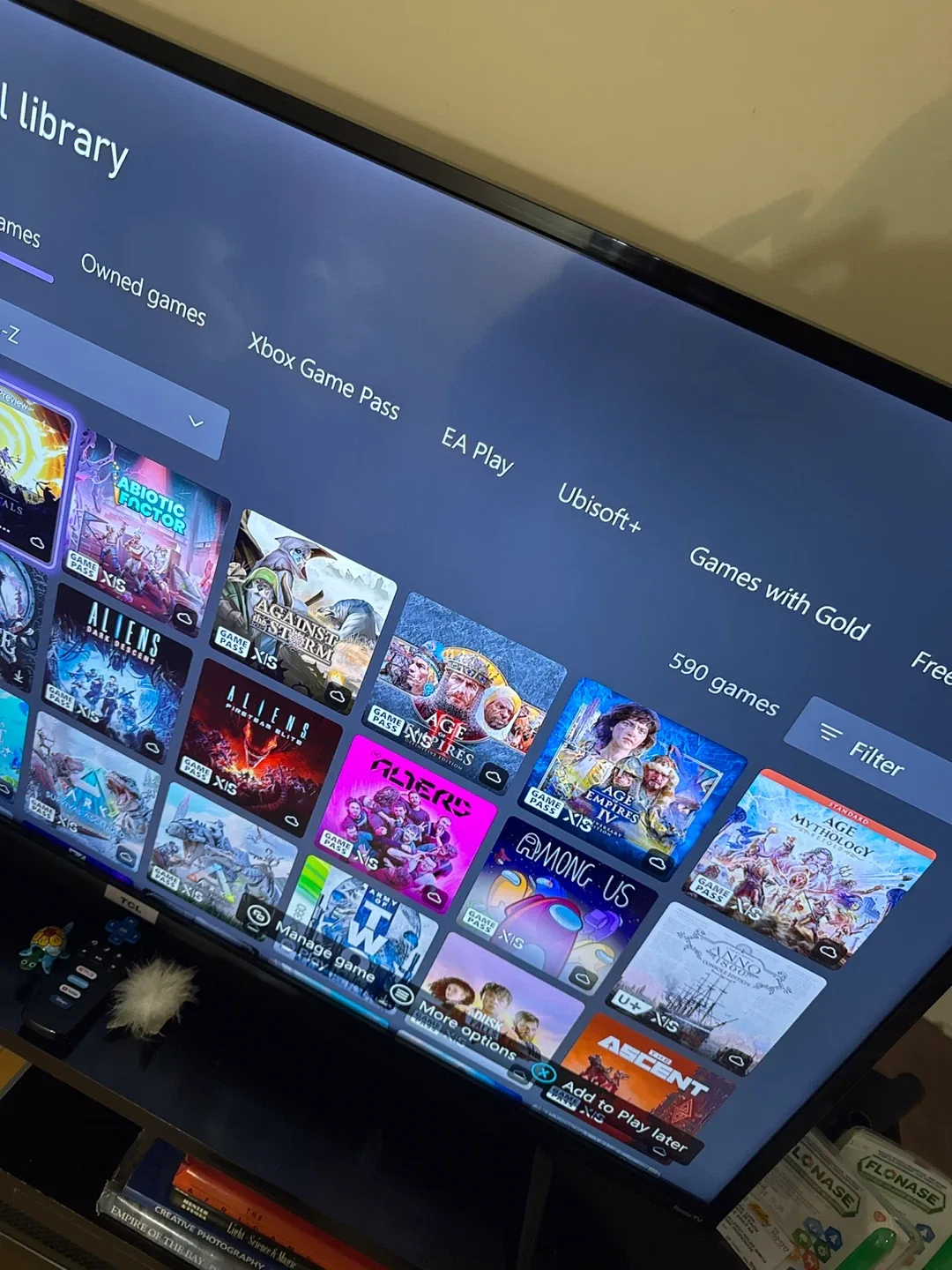 Xbox Series X Console with Controller and Headset image indicator(2)