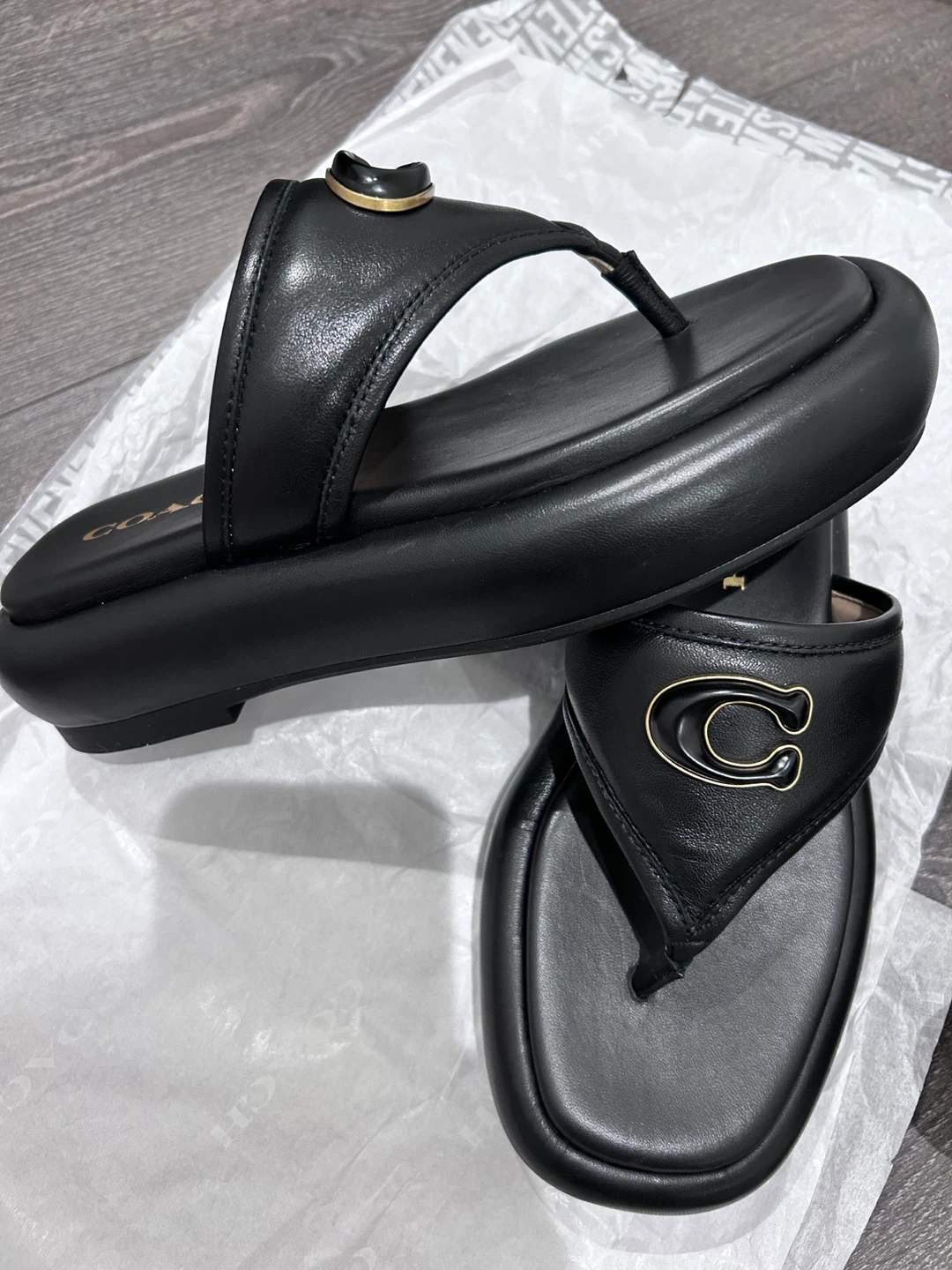 Coach Black Leather Thong Sandals - Size 7 - photo 4