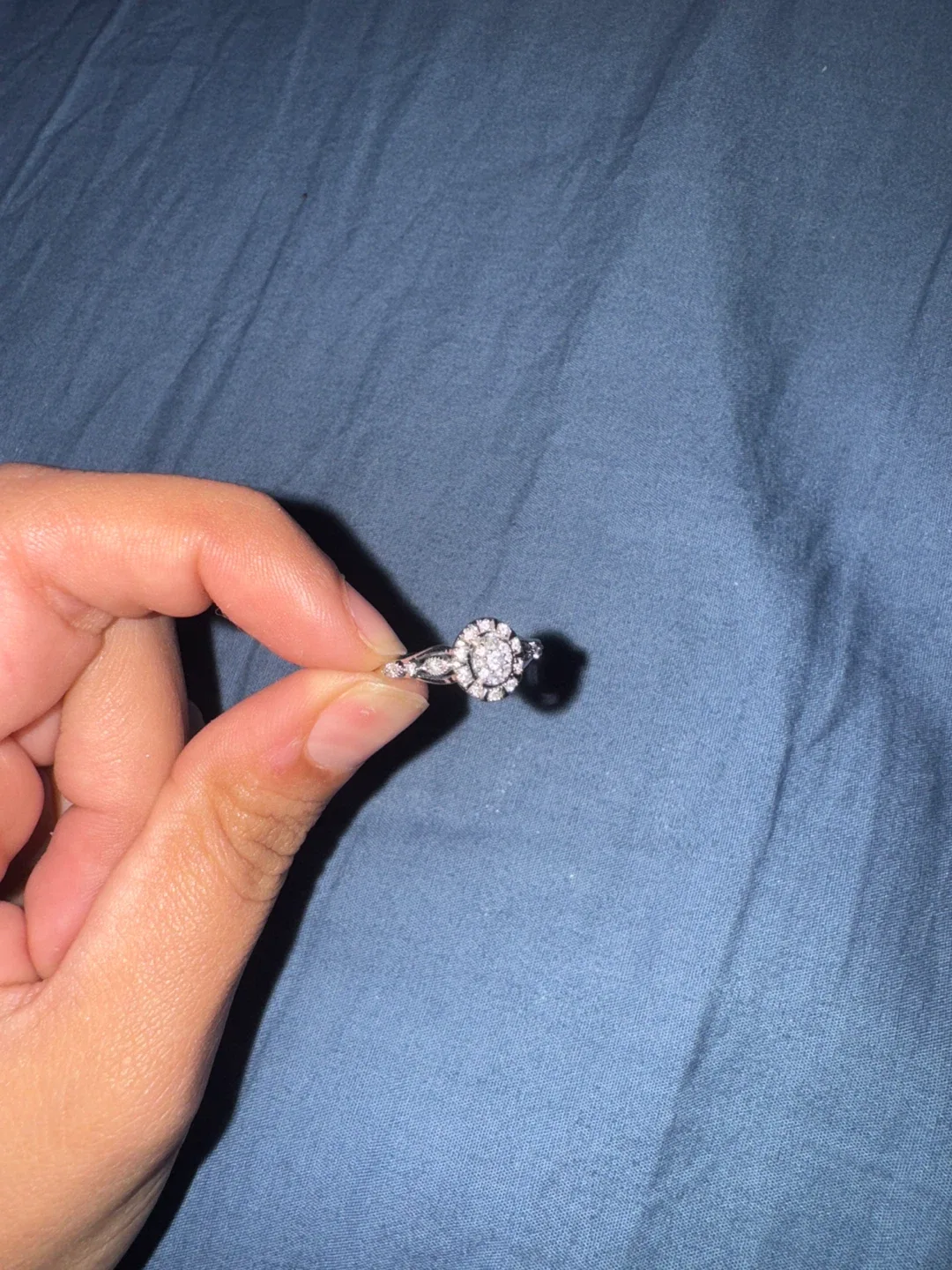 White gold Halo Diamond Ring image indicator(3)