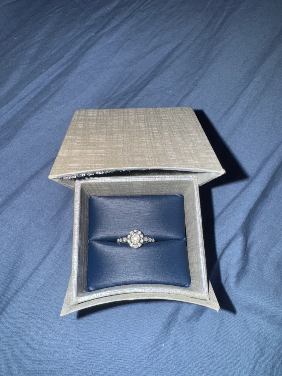 White gold Halo Diamond Ring image indicator(2)