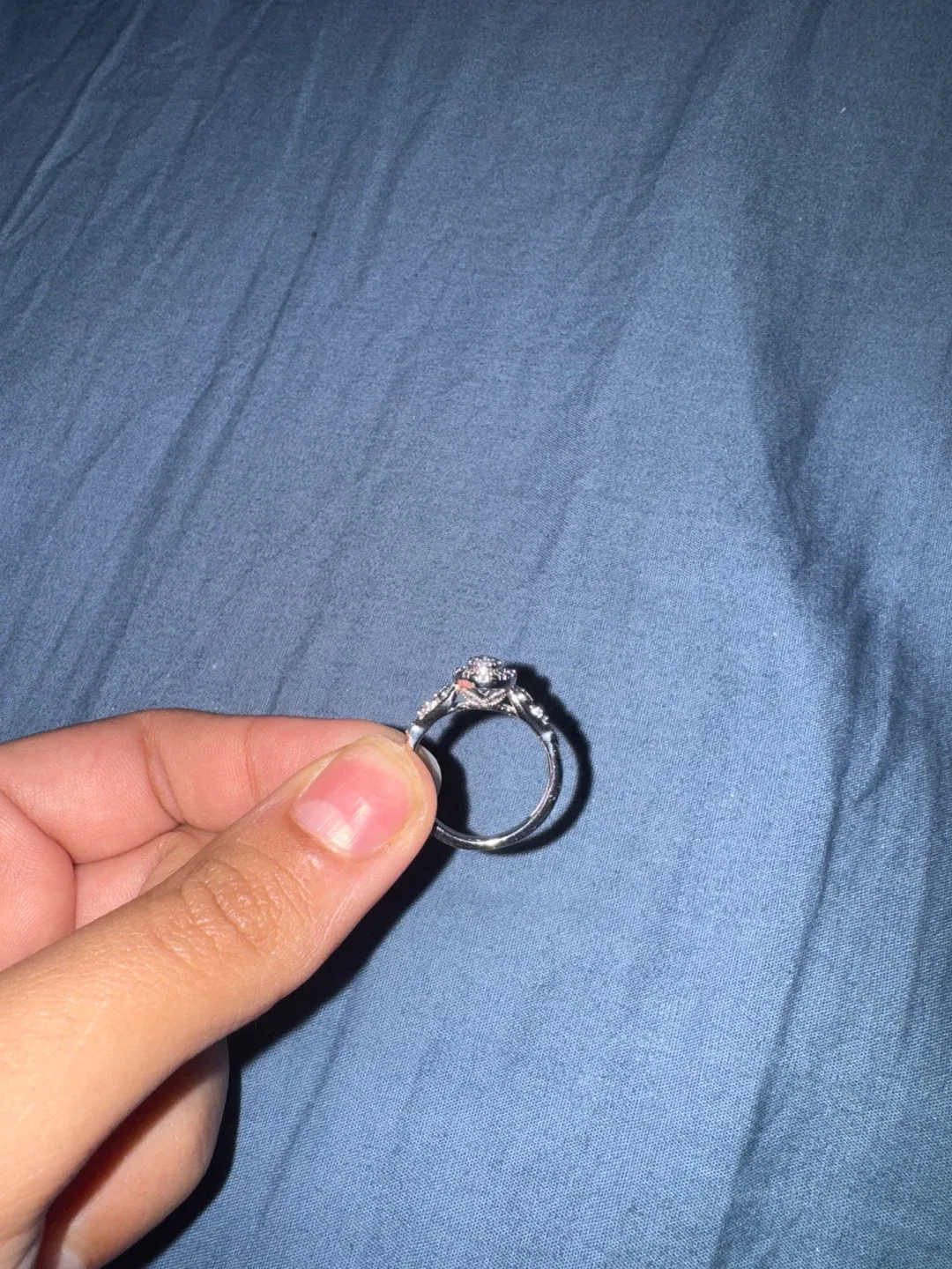 White gold Halo Diamond Ring image indicator(4)