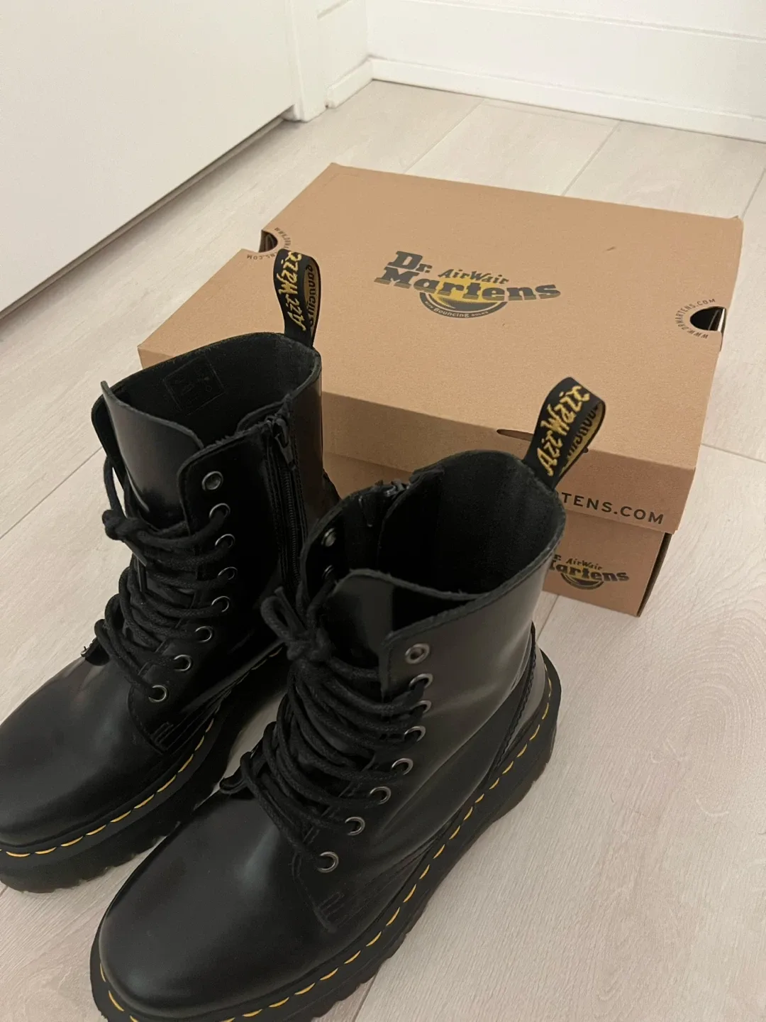 (Retail $294)New Dr. Martens Jadon Platform Boots image indicator(3)