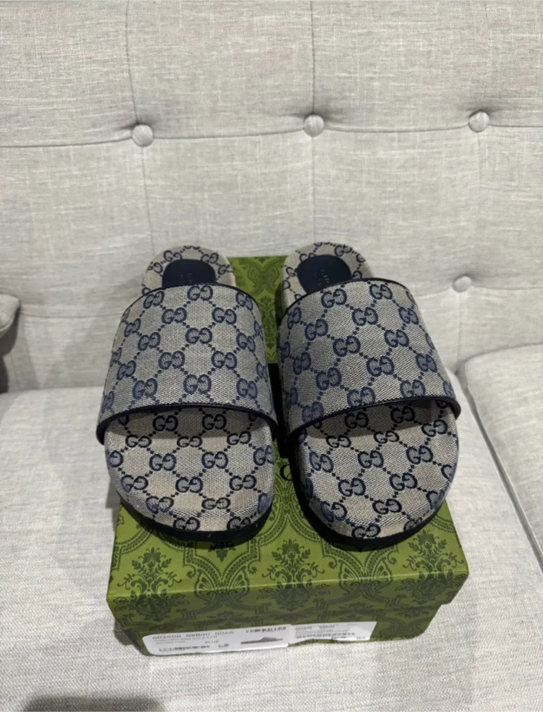 Gucci slides thumbnail