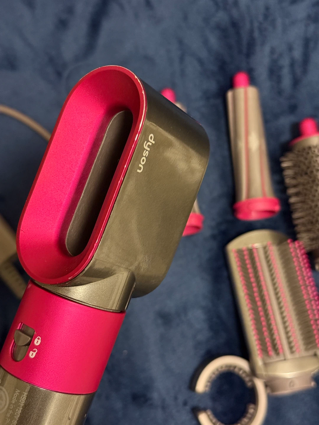 Dyson Airwrap Multi-Styler w/ attachments - photo 2