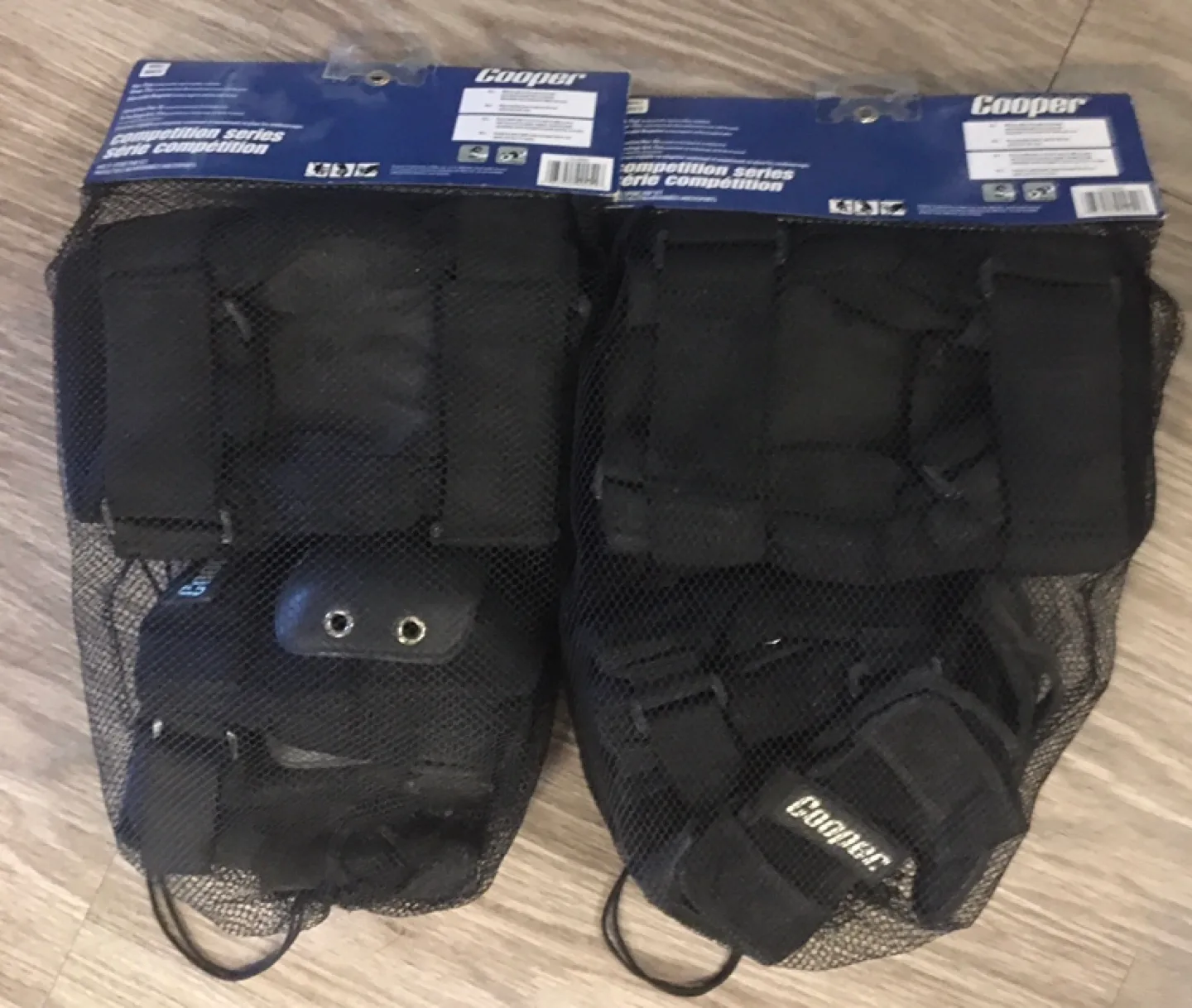 Cooper Competition Series Multi-Sport Pad Set - Adult image indicator(2)