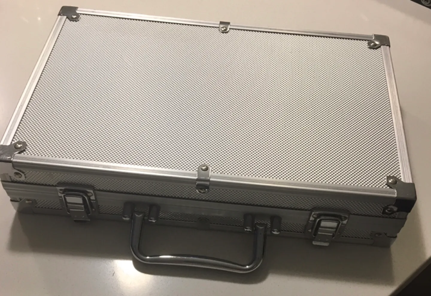 Poker Set with Texas Hold'em Cards & Dice image indicator(2)