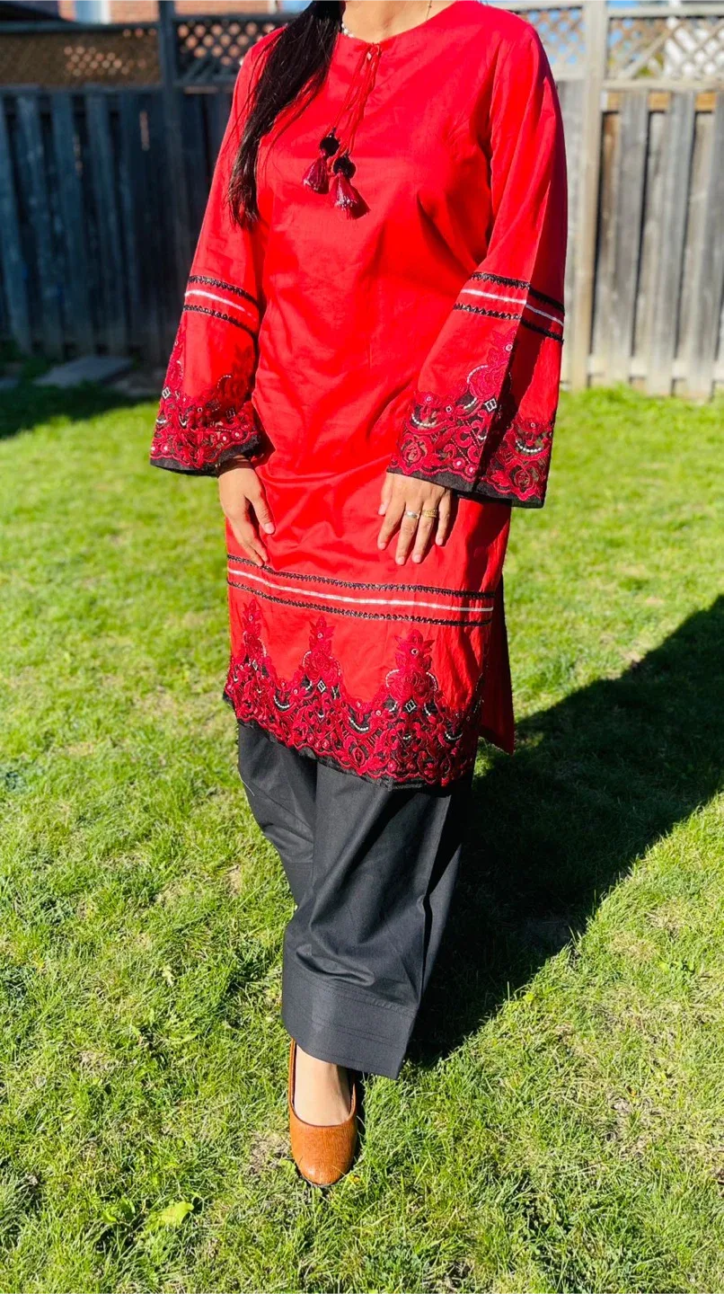 Women's Salwar Kameez - Size large image indicator(2)