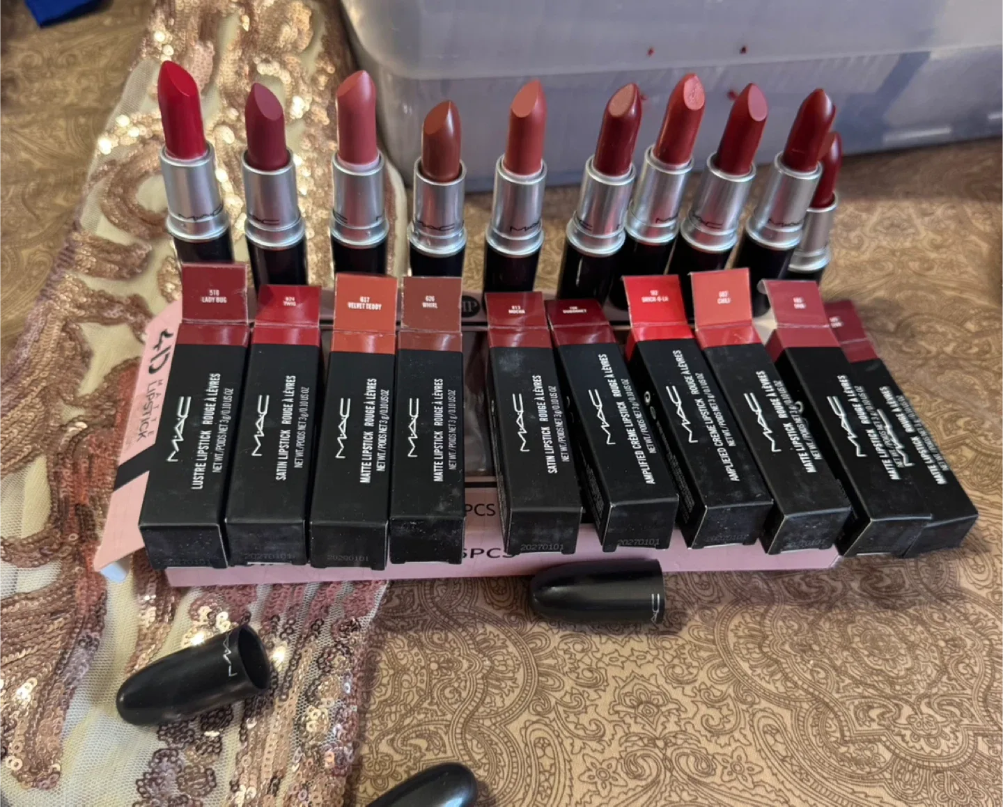 MAC Lipstick Lot - Assorted Shades image indicator(2)