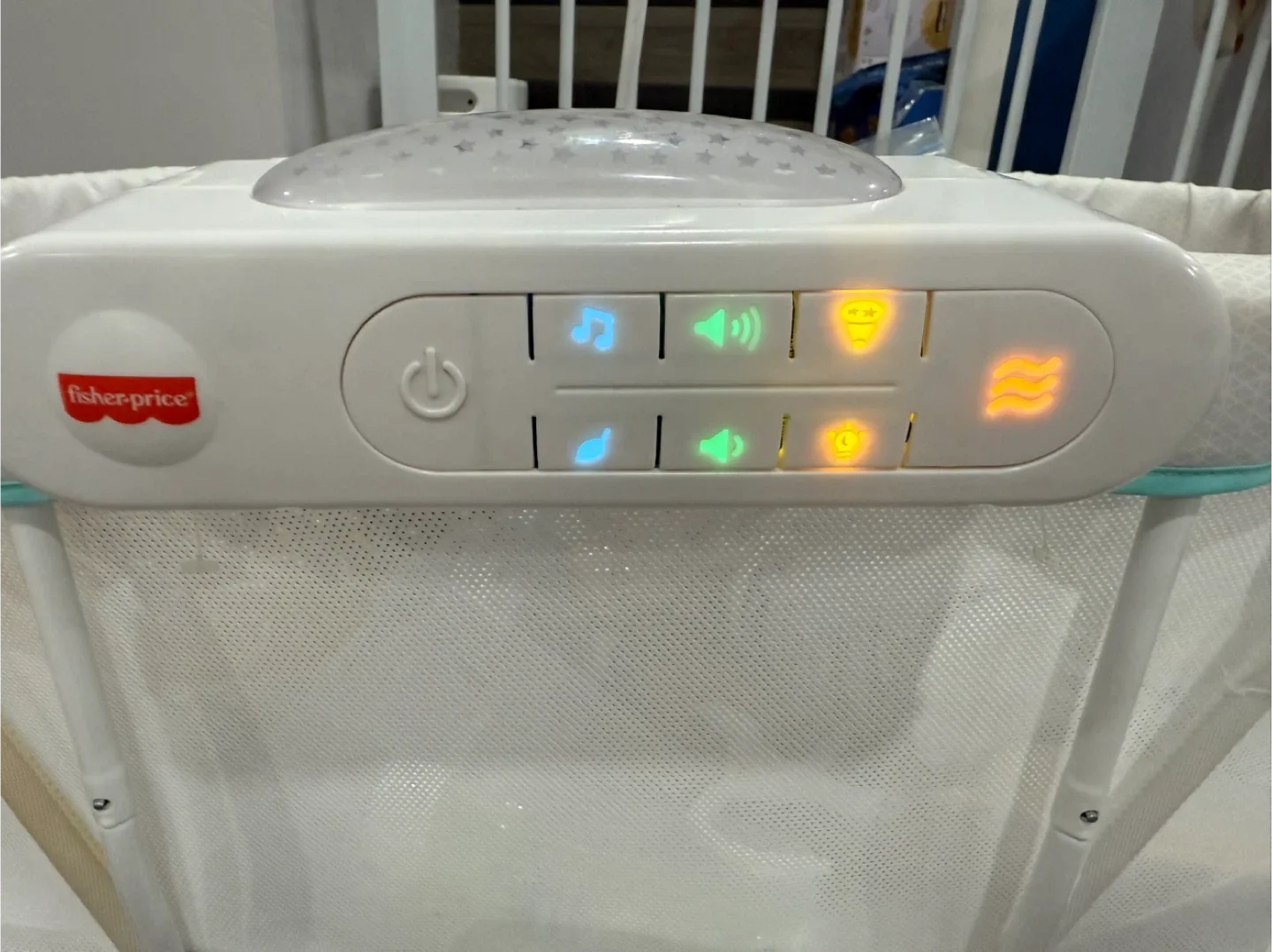 Fisher-Price Soothing Motions Bassinet image indicator(4)