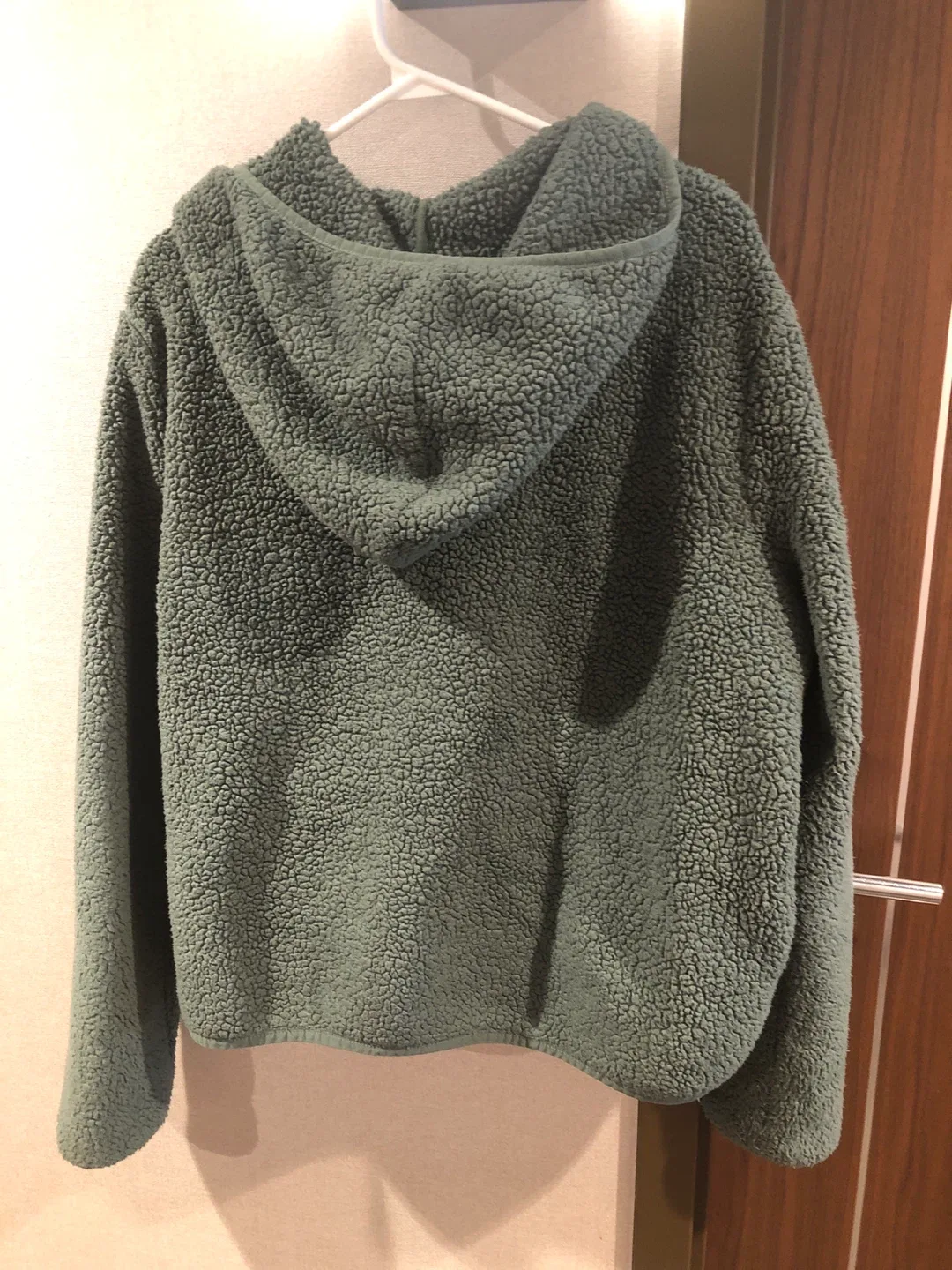 Woman Green Sherpa Hoodie - Size M-L image indicator(2)