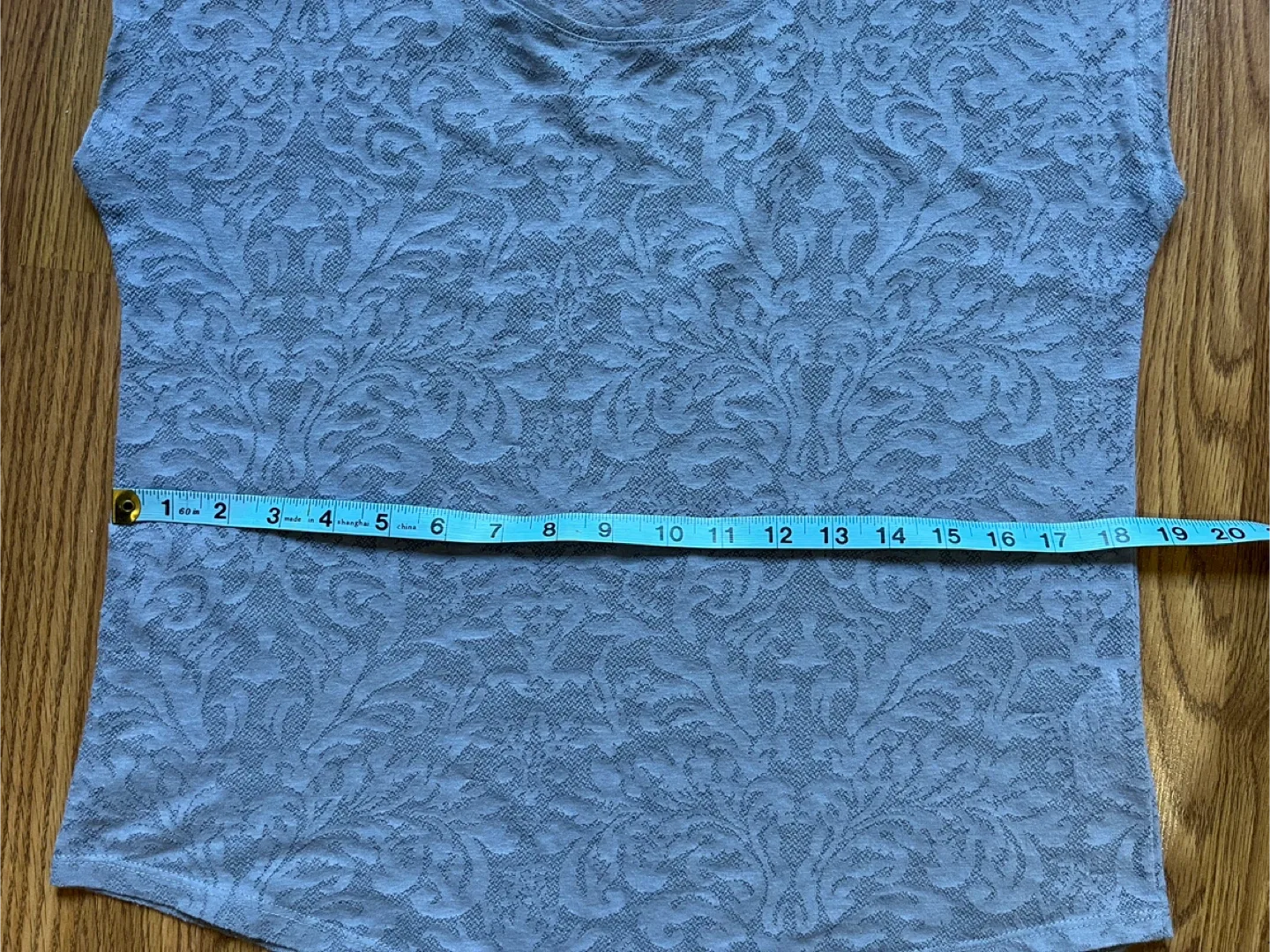 Ricki’s women’s medium top, jacquard floral, cap sleeve, grey image indicator(6)