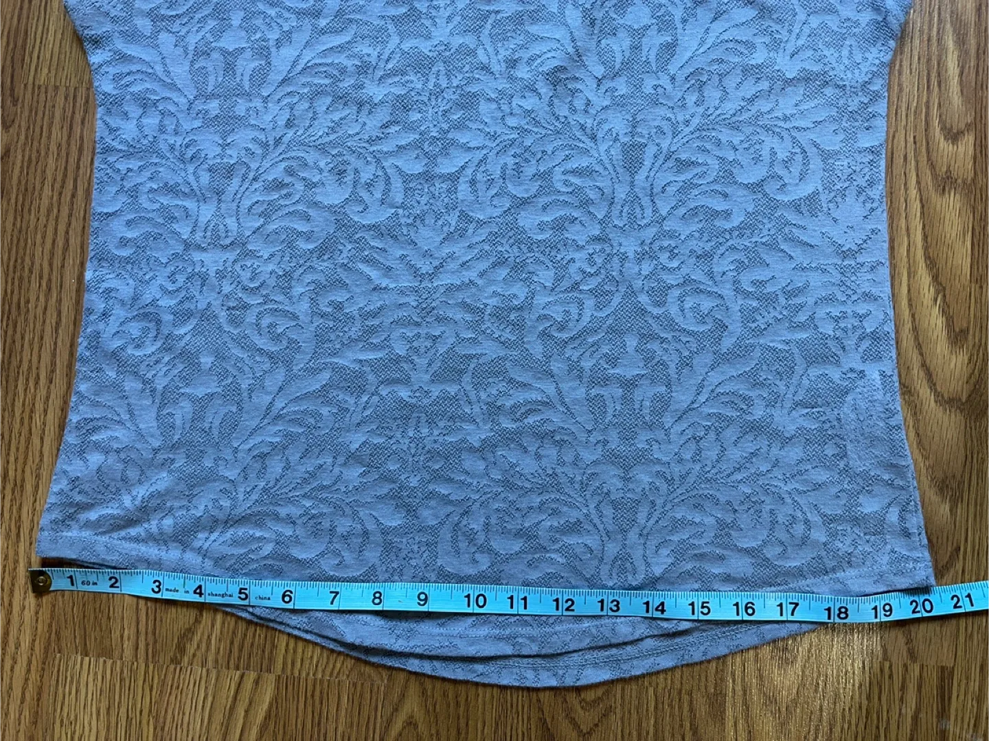 Ricki’s women’s medium top, jacquard floral, cap sleeve, grey image indicator(7)