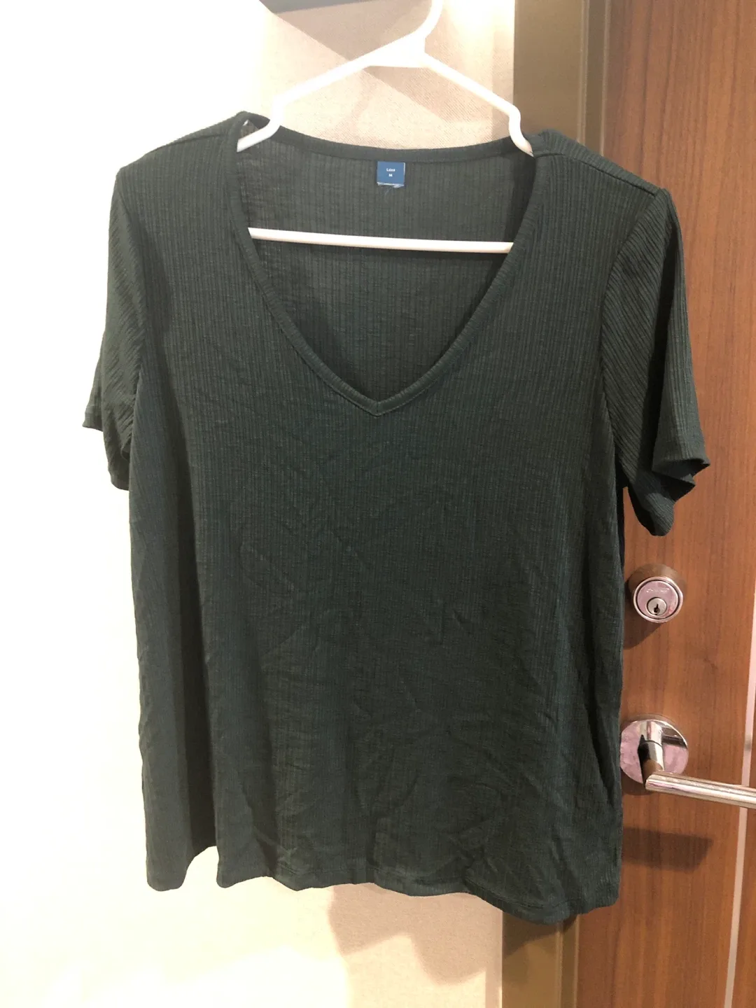 Old Navy Luxe Ribbed V-Neck Tee - Size M thumbnail