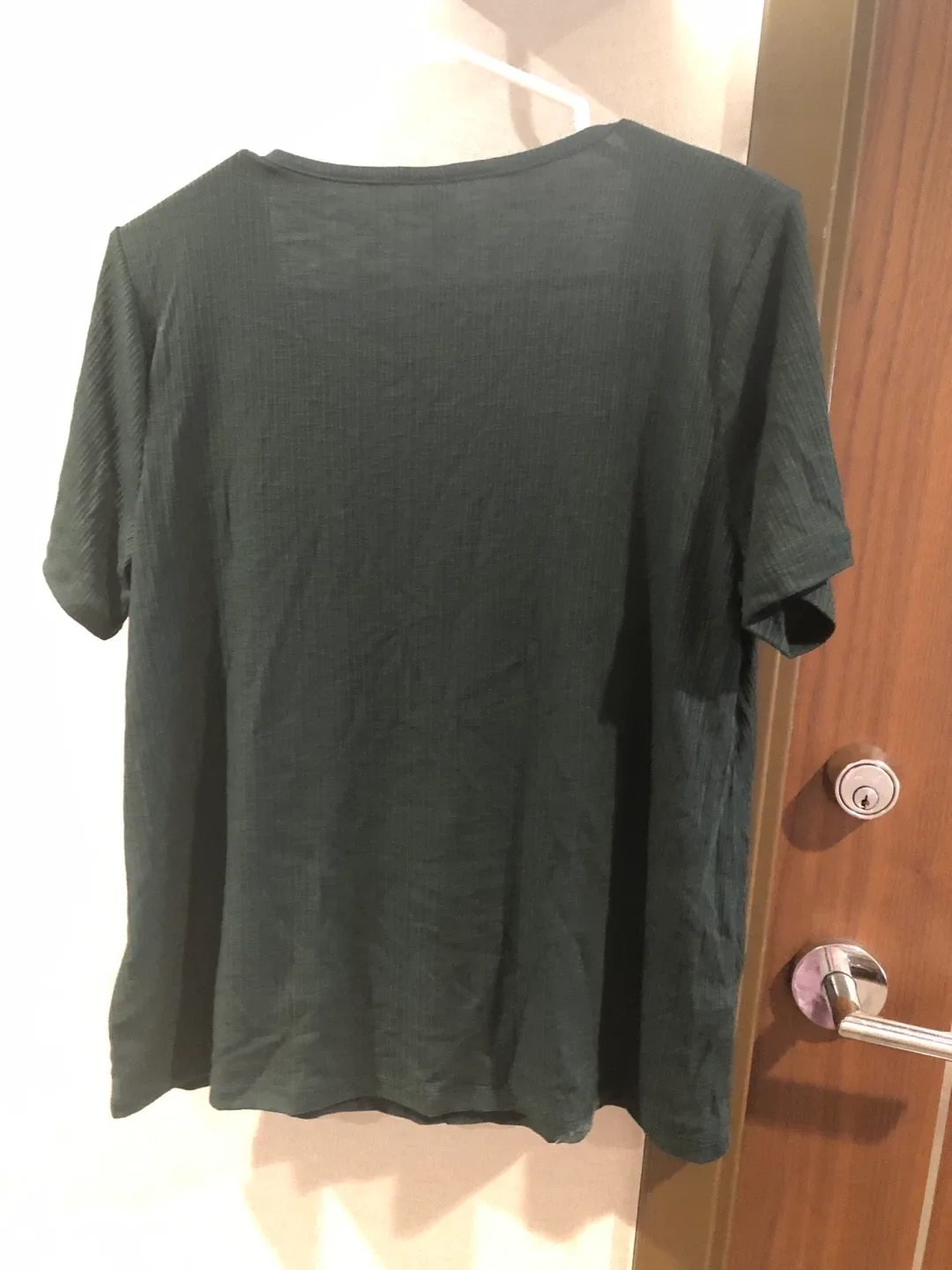 Old Navy Luxe Ribbed V-Neck Tee - Size M image indicator(3)