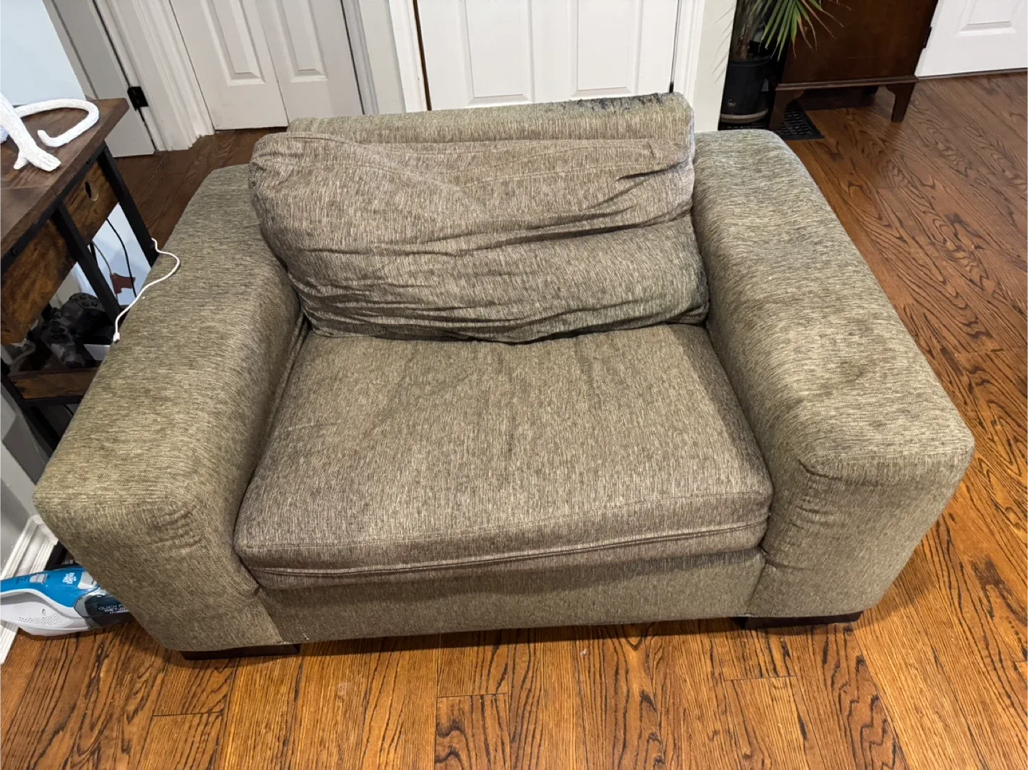 Comfortable Armchair - Used thumbnail
