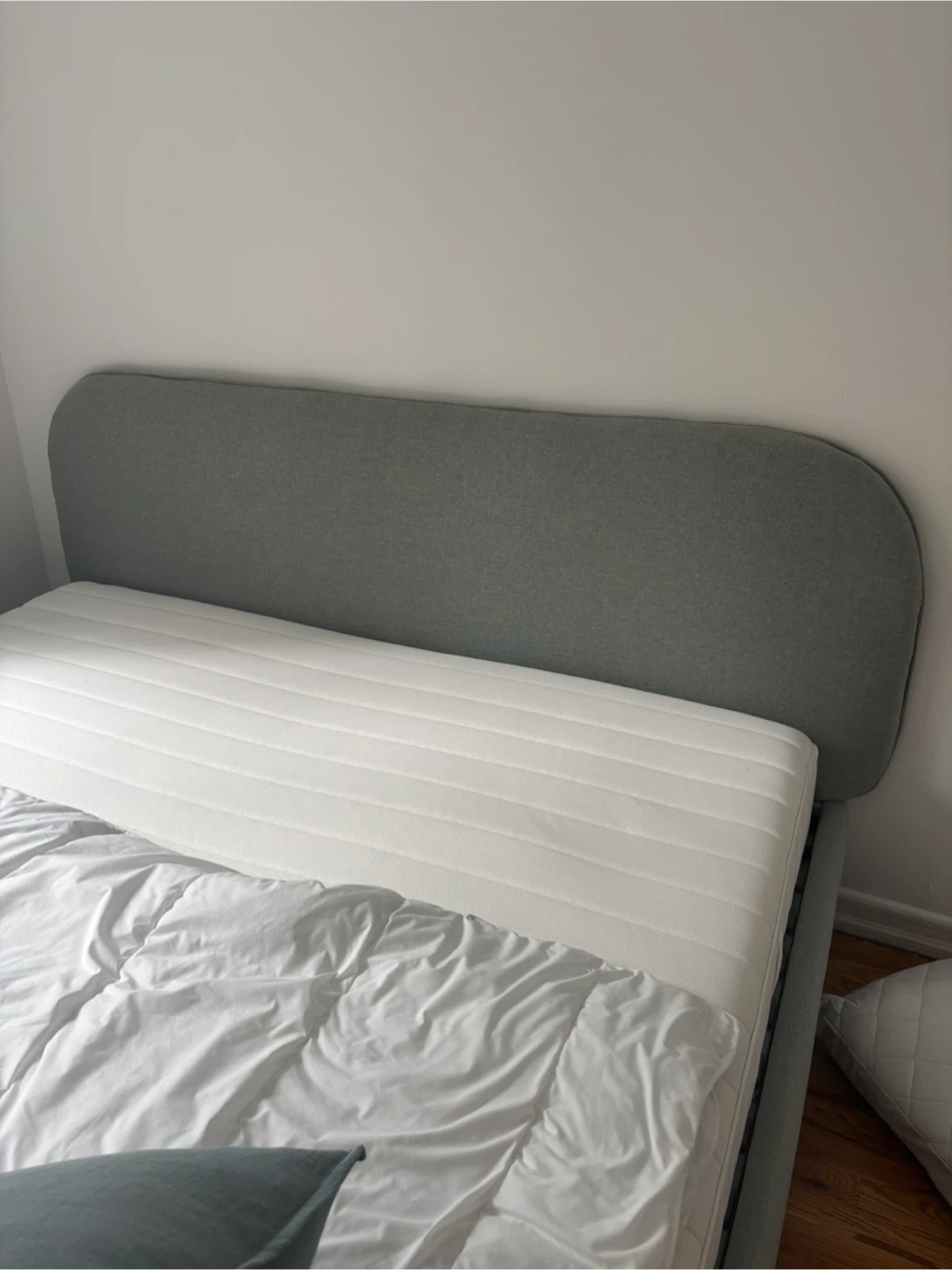 Beautiful IKEA Vadheim King Bed Frame - photo 2