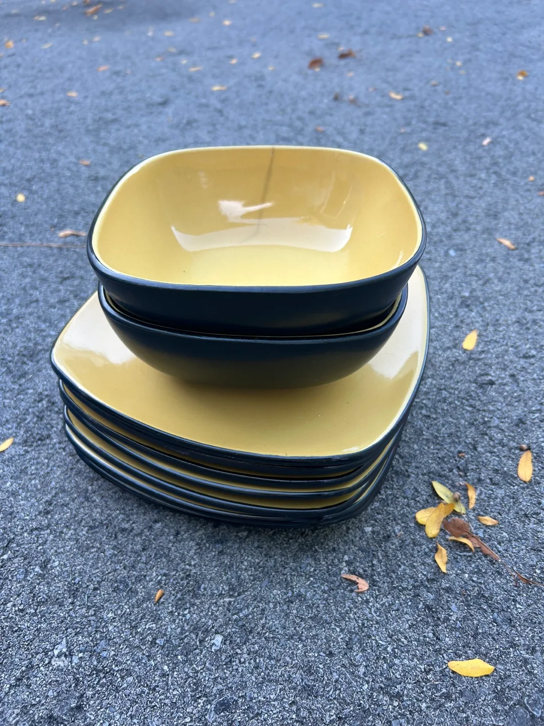 Dishes - 7 Plates & 2 Bowls image indicator(3)