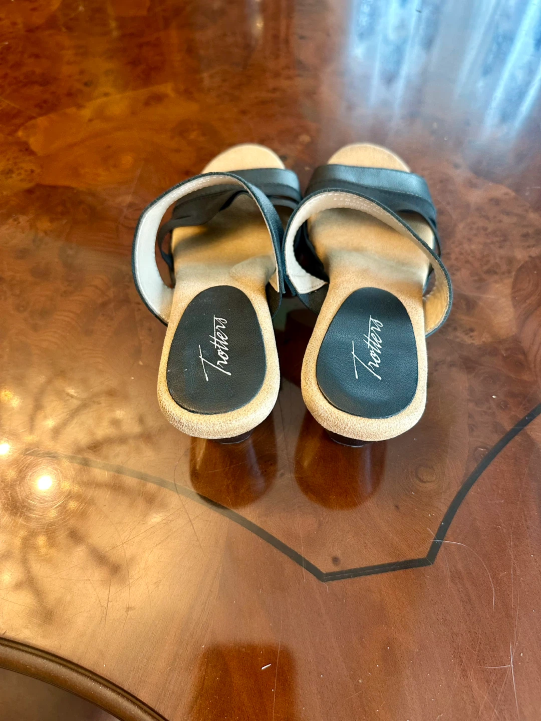 Trotters Black Leather Sandals - photo 5