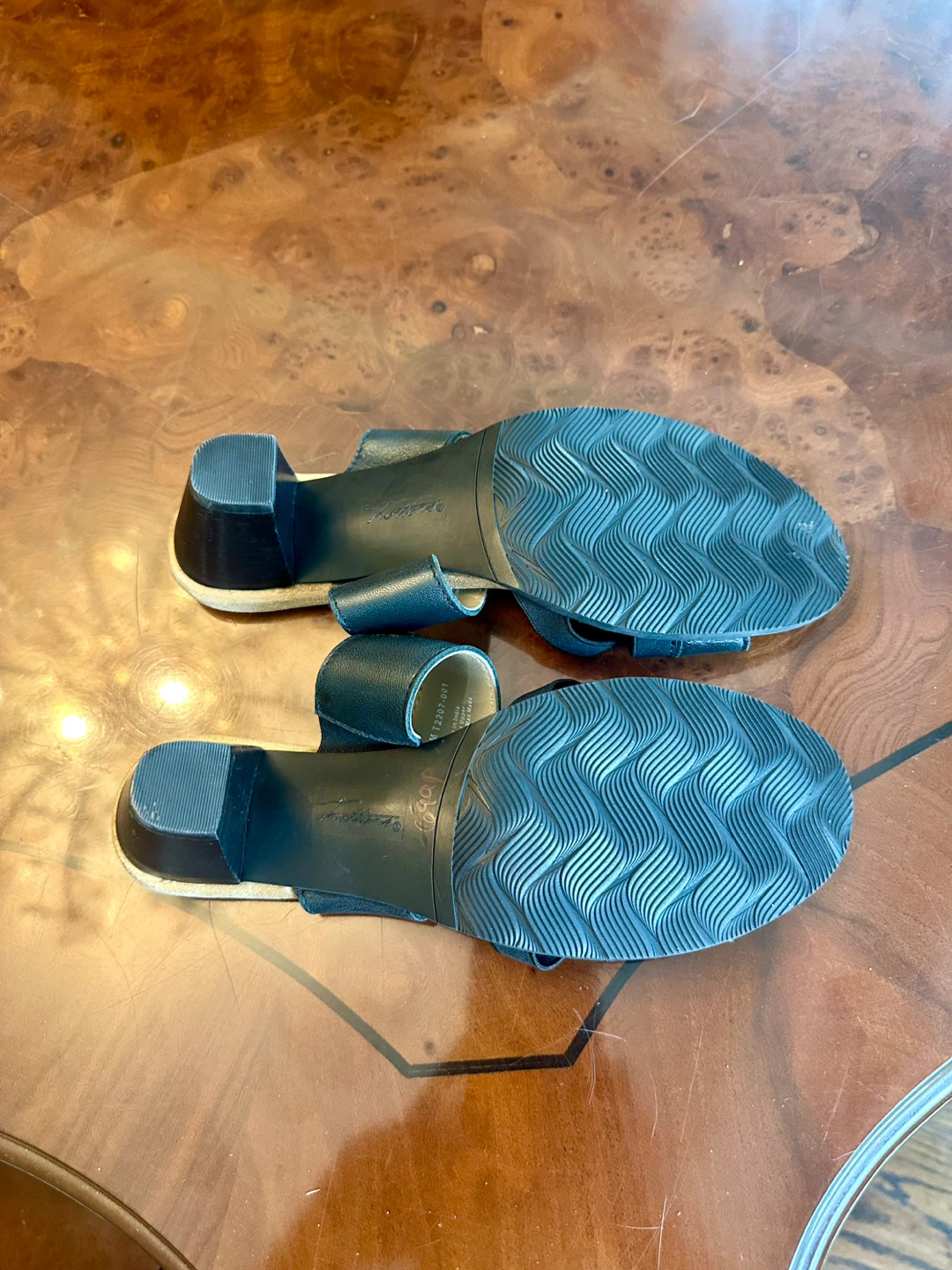 Trotters Black Leather Sandals - photo 4