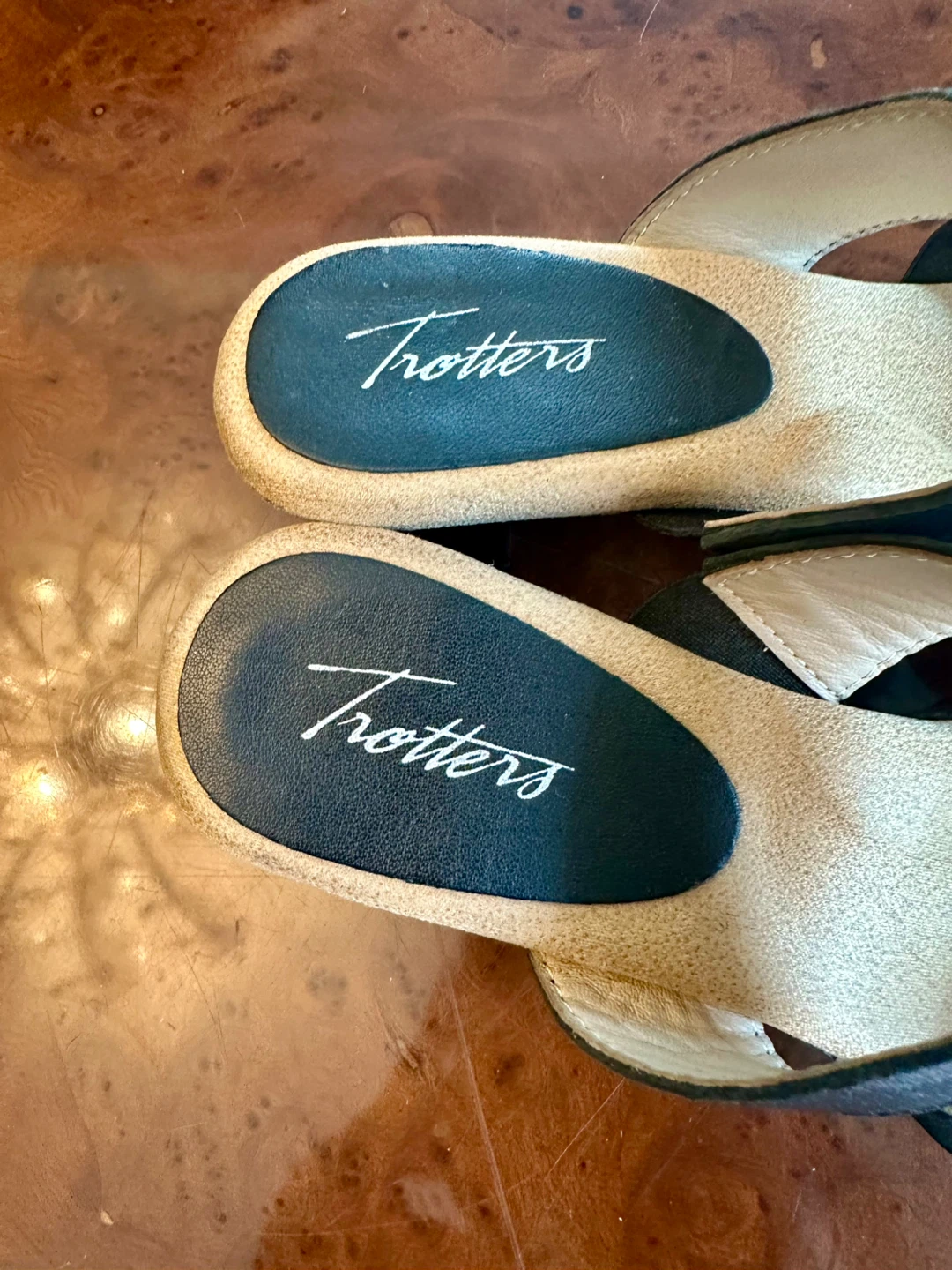 Trotters Black Leather Sandals - photo 3