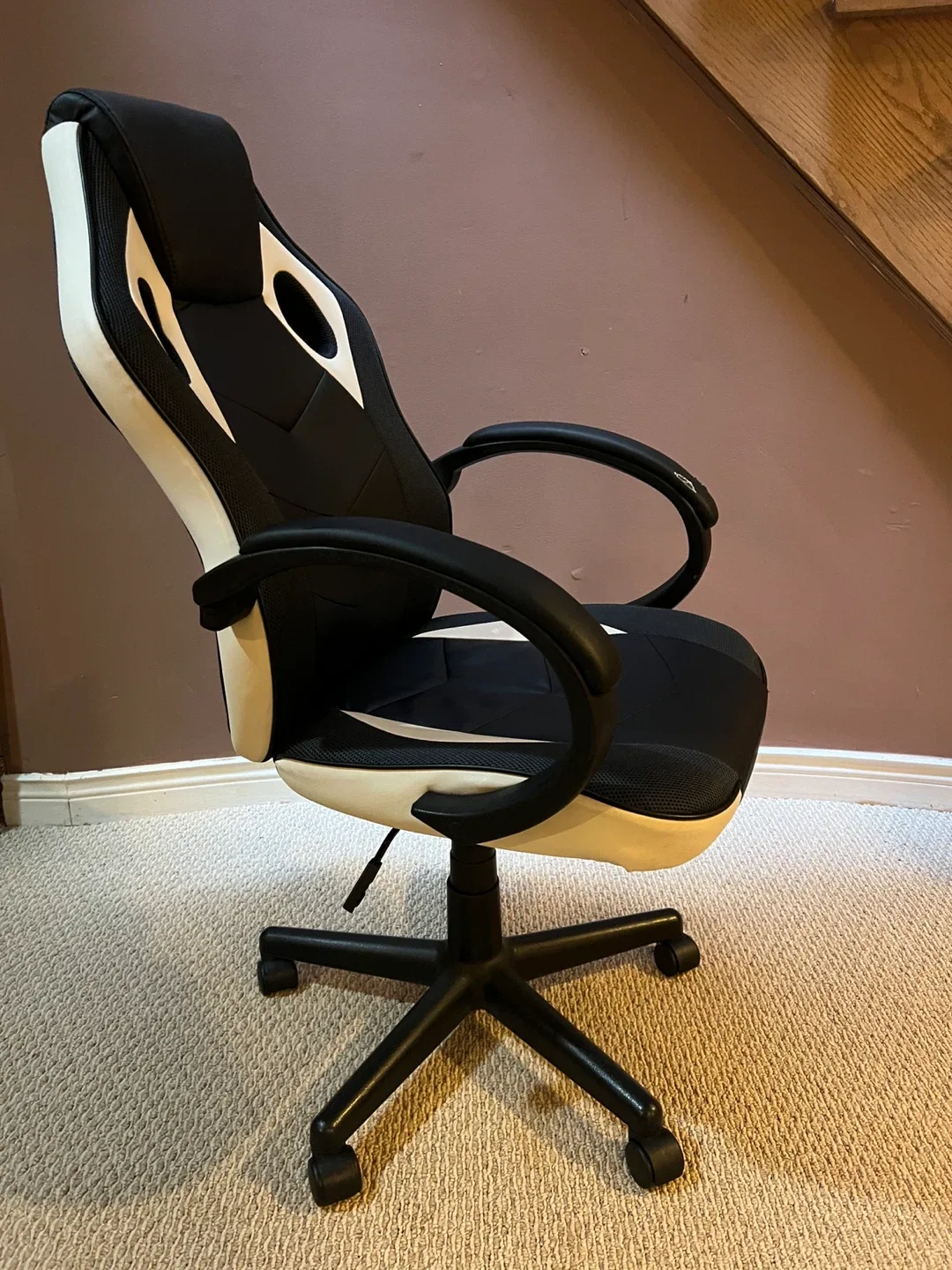 Black & White Racing Style Office / Gaming Chair – Adjustable image indicator(6)