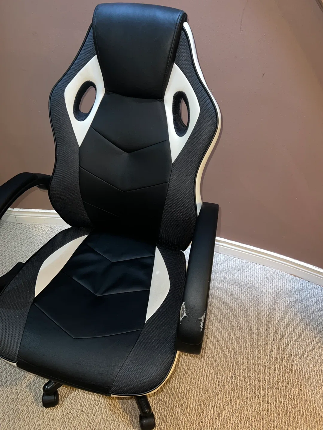 Black & White Racing Style Office / Gaming Chair – Adjustable image indicator(5)