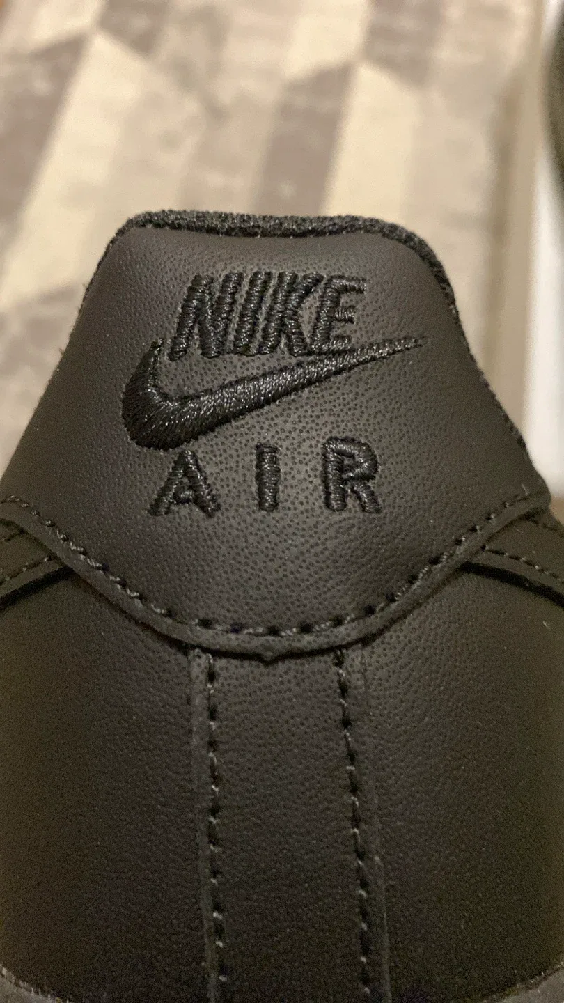 Nike Air Force 1 '07 Triple Black - Size 10 image indicator(5)