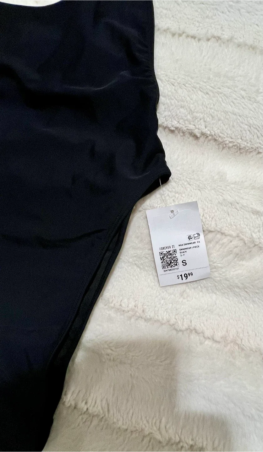 Black swimsuit - one piece image indicator(2)