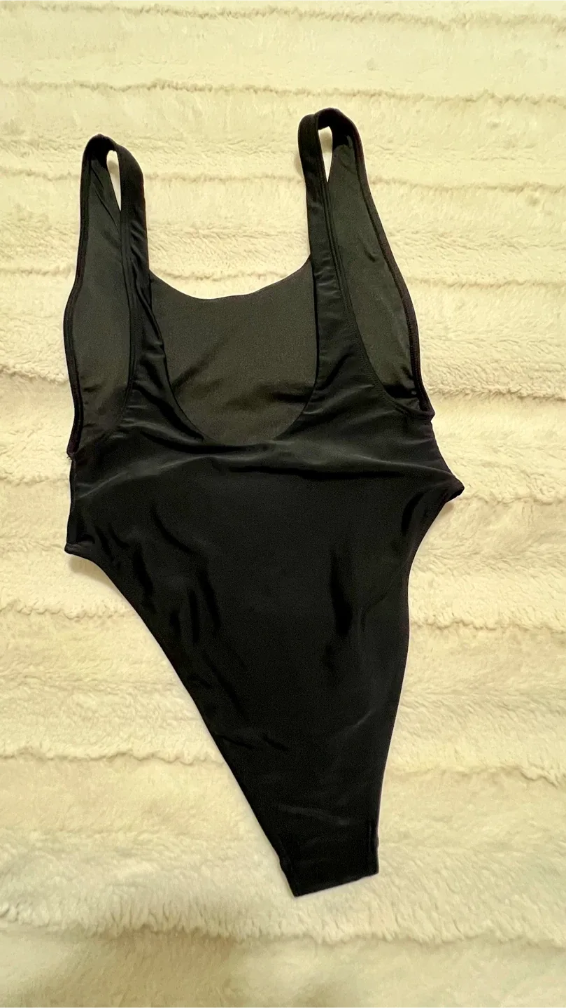 Black swimsuit - one piece image indicator(5)