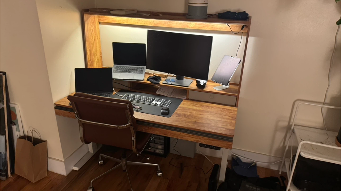 Large Standing Desk, 4 Drawers (ELEVATOR BUILDING) - photo 2