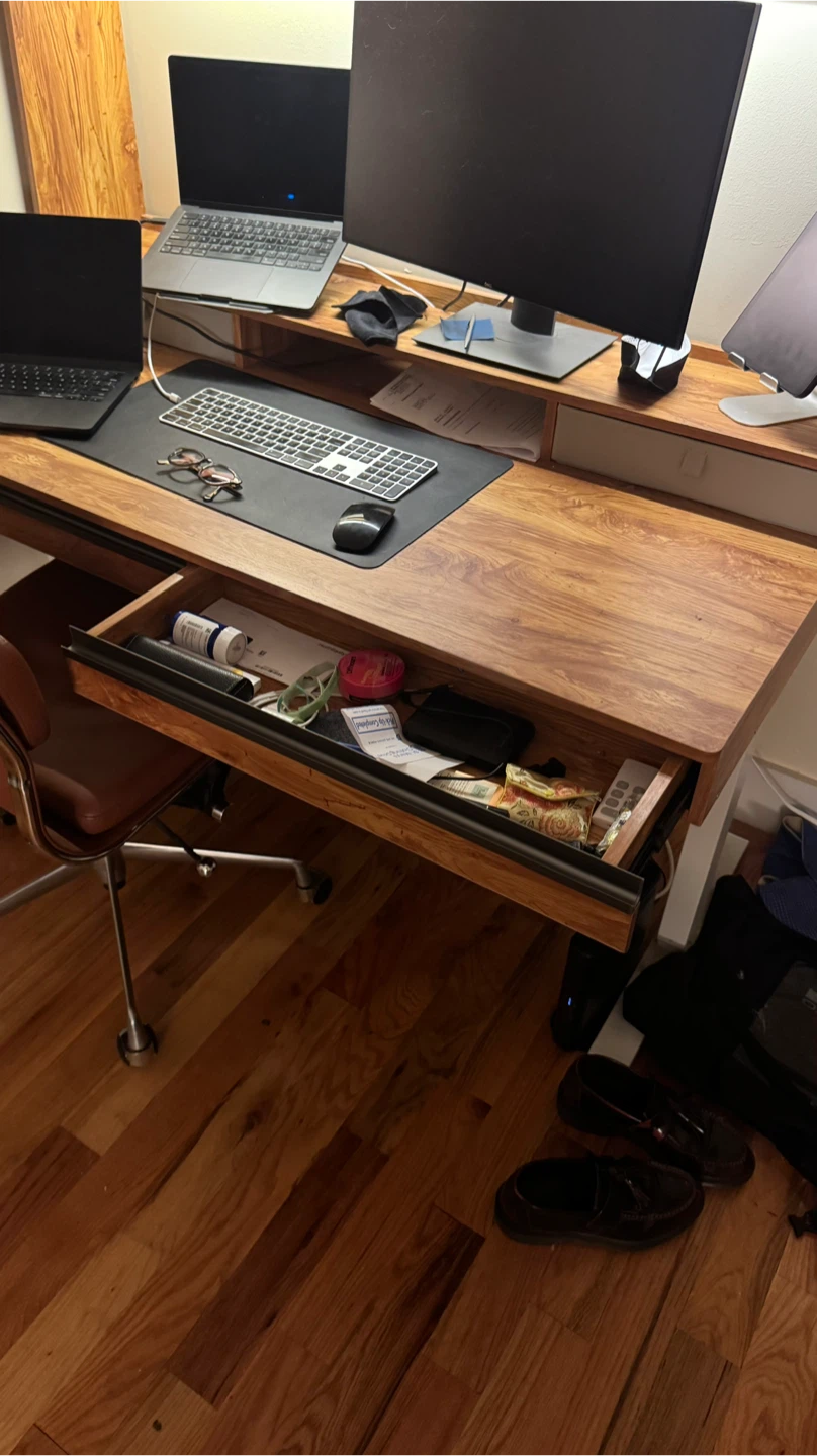 Large Standing Desk, 4 Drawers (ELEVATOR BUILDING) - photo 4