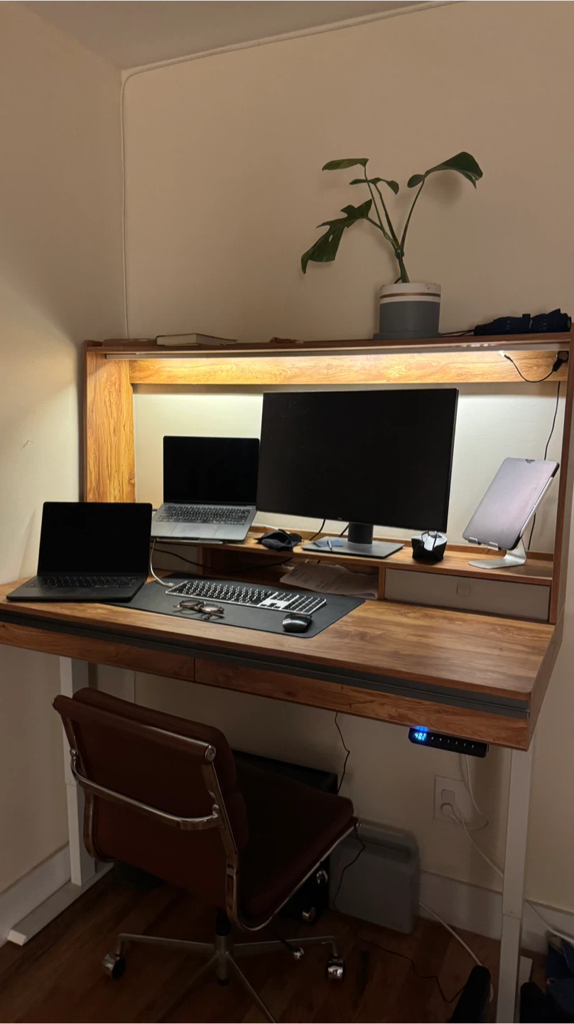 Large Standing Desk, 4 Drawers (ELEVATOR BUILDING)