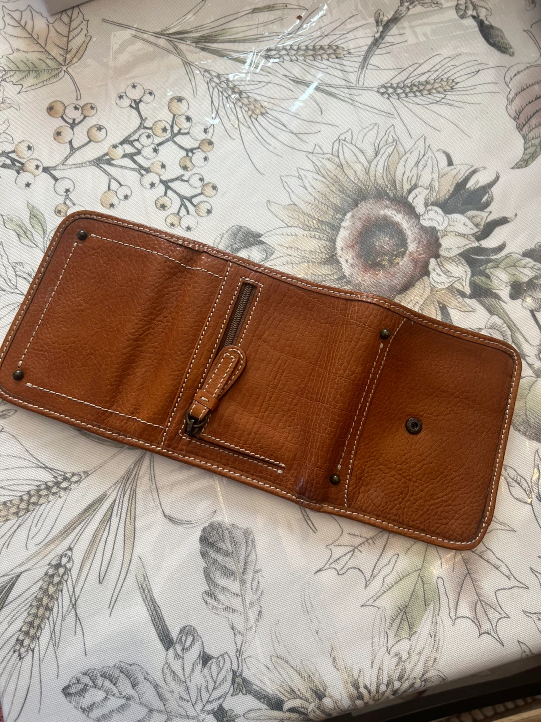 Banana Republic Leather Wallet - photo 3