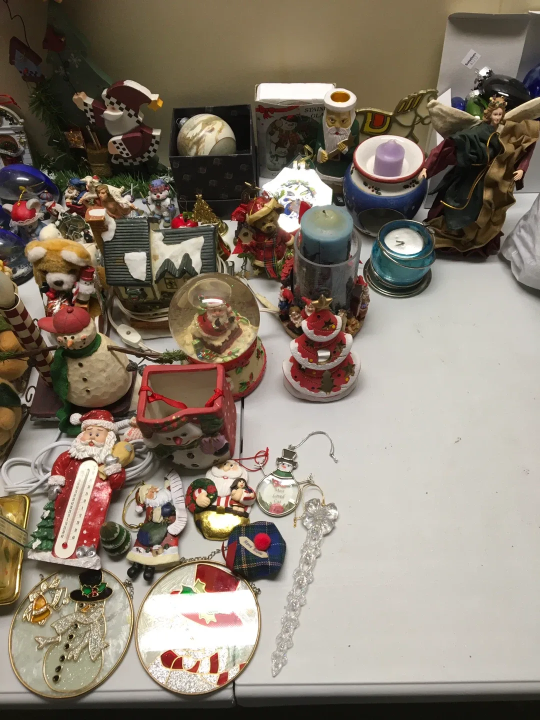 Christmas Decorations Lot image indicator(3)